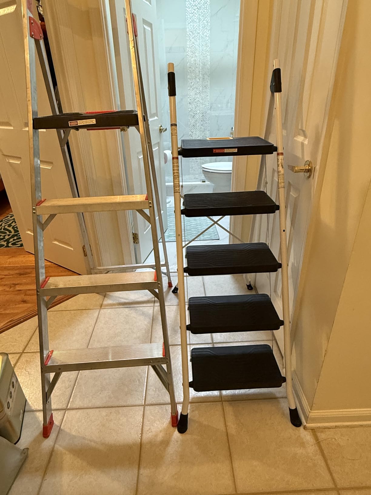 KINGRACK 5 Step Ladder, Folding Step Ladders for Home, 800lb Capacity,White customer photo 2