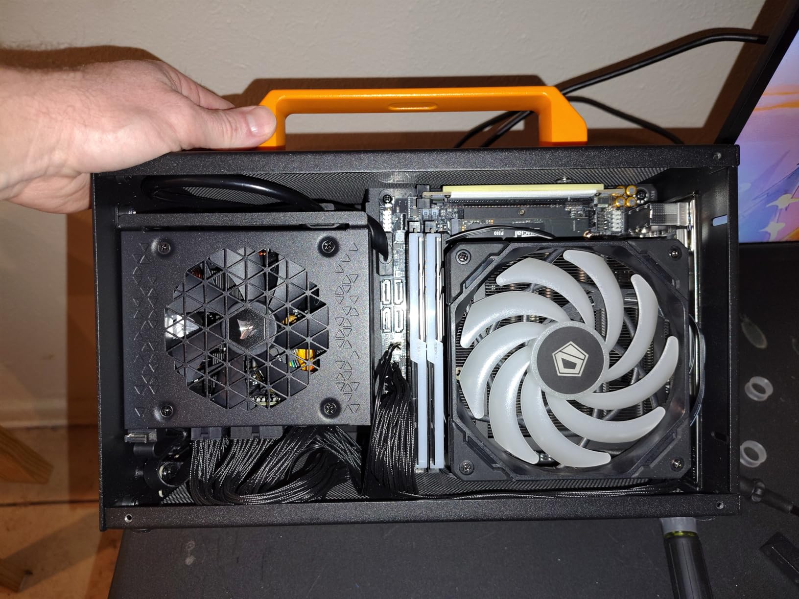 CORSAIR SF750 (2024) Fully Modular Low Noise ATX Power Supply – Black customer photo 2