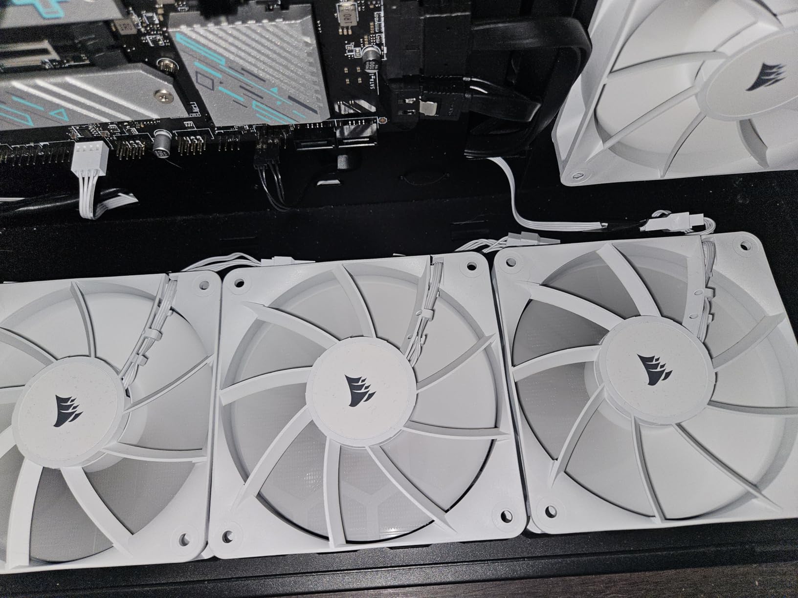 CORSAIR RS140 140mm PWM Fans - Daisy-Chain Connection - Low-Noise - Magnetic Dome Bearing - Dual Pack - Black customer photo 2