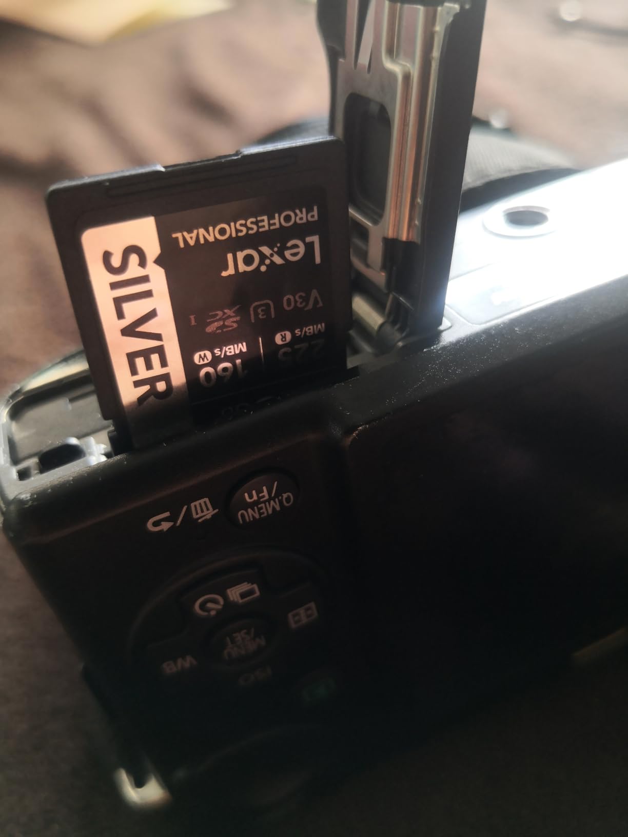 Lexar 256GB Silver SD Memory Card, 225MB/s Read, 4K, V30, U3, UHS-I customer photo 2