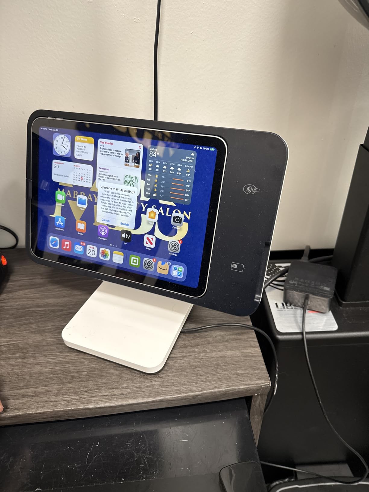 Square Stand for iPad (2nd Generation, USB-C) customer photo 1