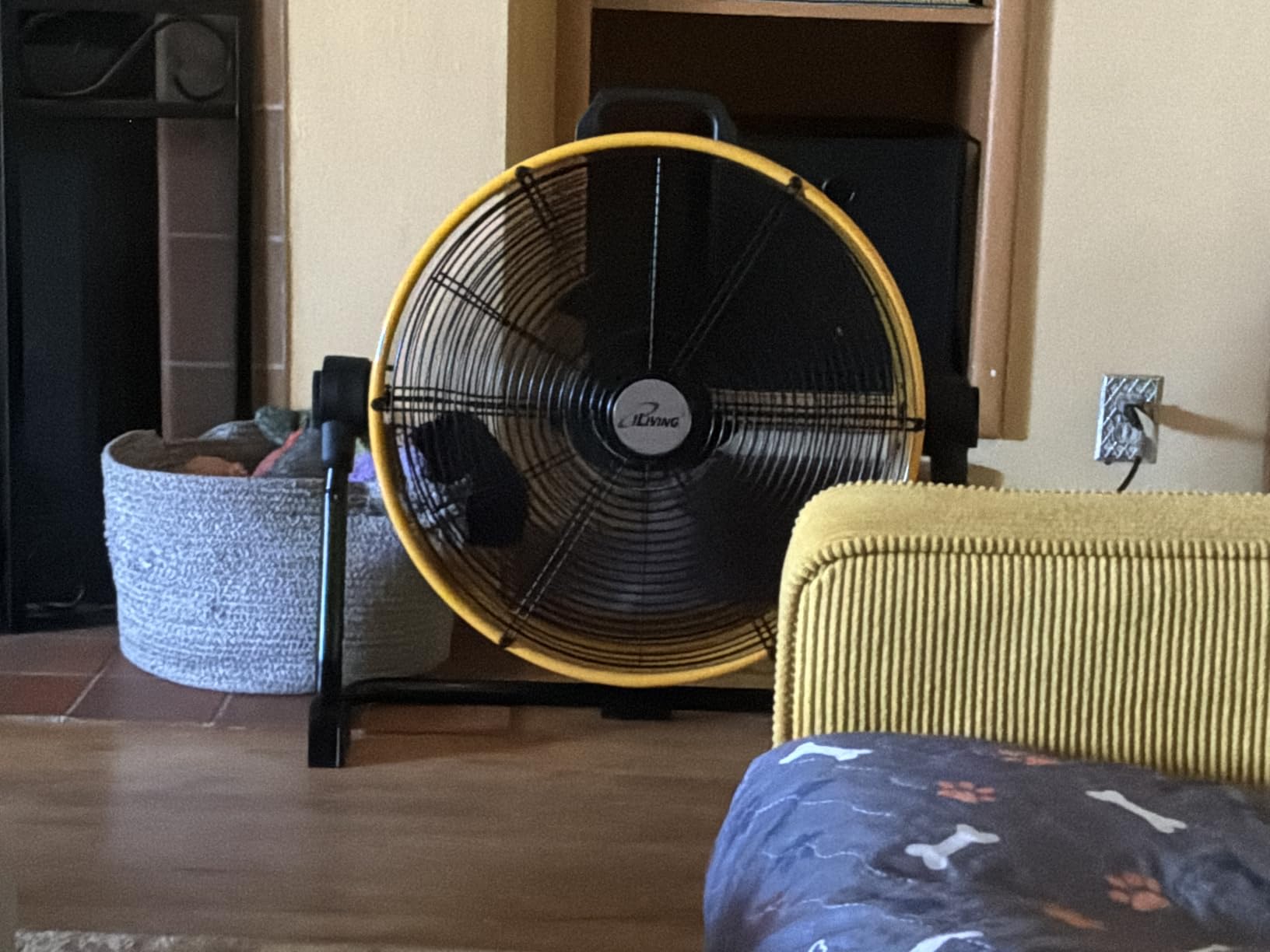 iLiving 36 Inches 16000 CFM Heavy Duty High Velocity Barrel Floor Drum Fan with DC Brushless Motor, Stepless Speed Adjustment for Workshop, Garage, Commercial or Industrial, UL Safety Listed customer photo 1