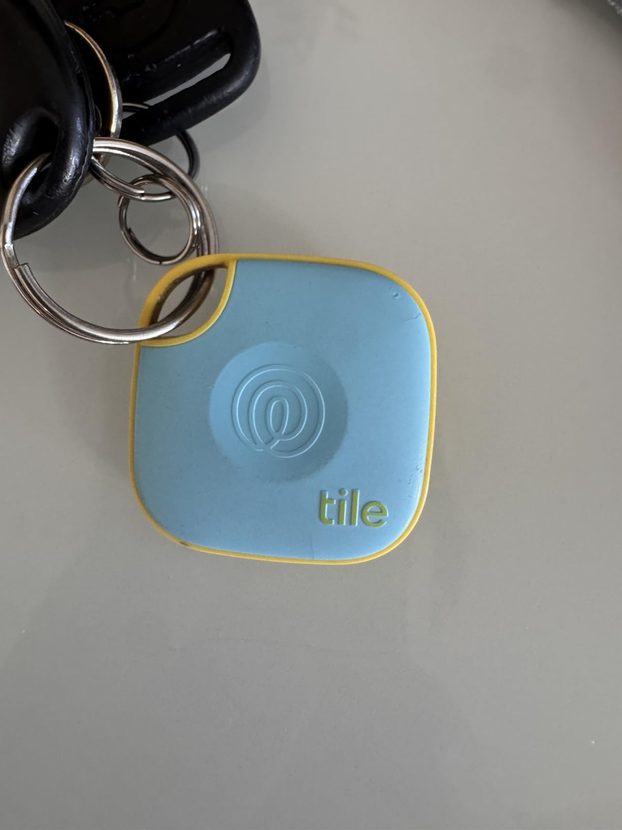 Life360 Tile - Bluetooth Tracker, Keys Finder and Item Locator for Keys, Bags and More. Phone Finder. Both iOS and Android Compatible. 1-Pack (Black) customer photo 2