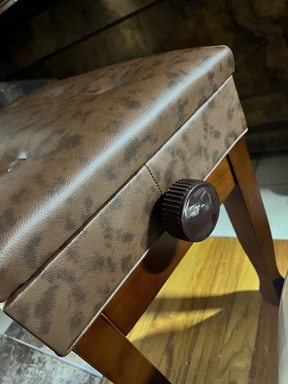 Adjustable Height Piano Bench Stool PU Leather Cushion Wooden Keyboard Seat with Music Storage (Black) customer photo 1