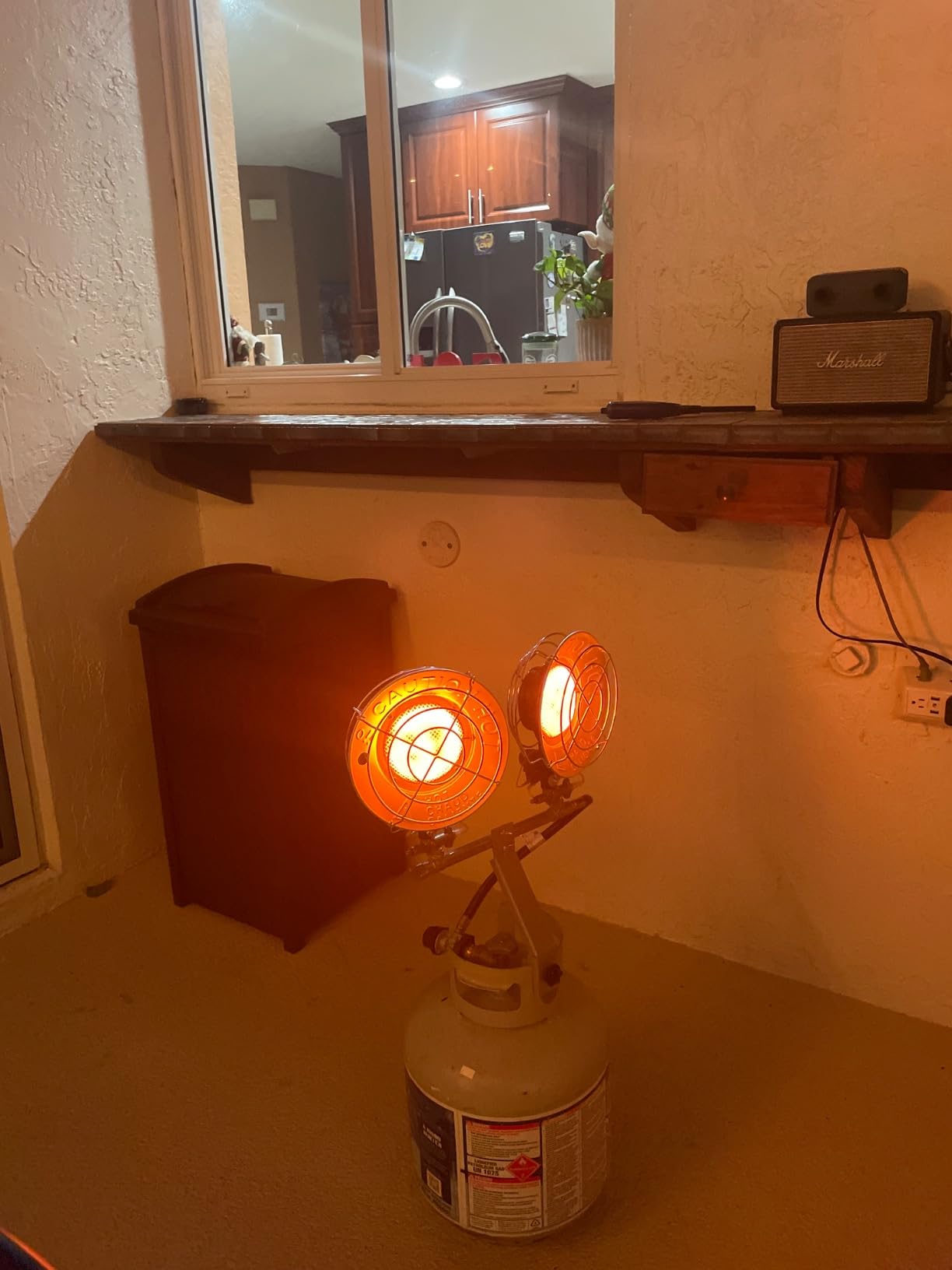 VIVOHOME 30,000 BTU Propane Tank Top Heater with Double Head, Portable Outdoor Heaters with Tip-over Switch and Shut-off Valve, Safe Patio Heaters for Camping, Garage, Fishing (Fuel not included) customer photo 1