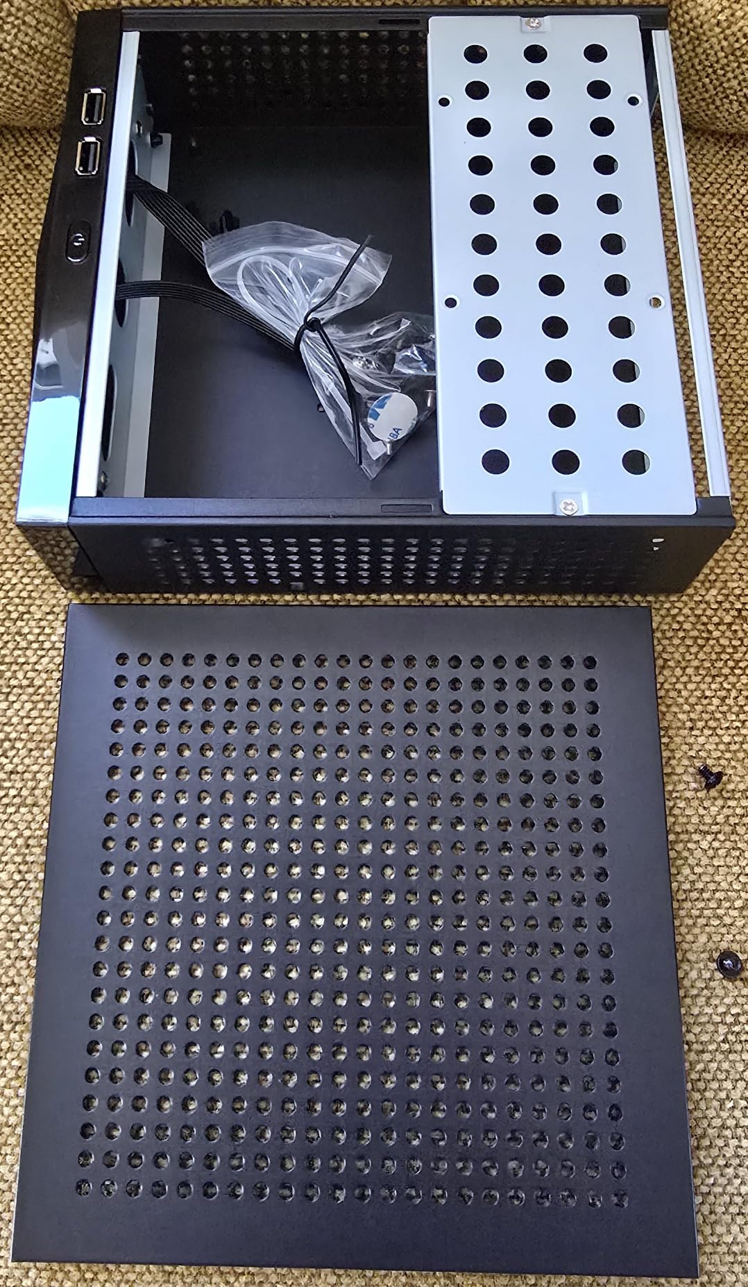 Mini ITX Case SFF Small Form Factor 0.6mm SECC Mini Tower Computer Chassis | Circular Mesh Ventilation Panel Fits Mini ITX Motherboards (6.7