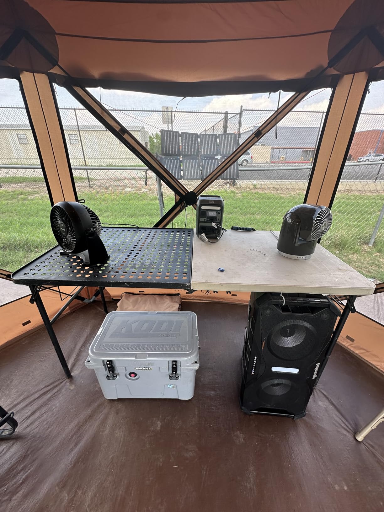 Anker SOLIX C300 Portable Power Station with 60W Solar Panel, 288Wh, 300W | 288Wh LiFePO4 Battery, 300W (Peak 600W), 140W Two-Way Fast Charging, Solar Panel-Ready, for Outdoor and Emergency Use customer photo 2