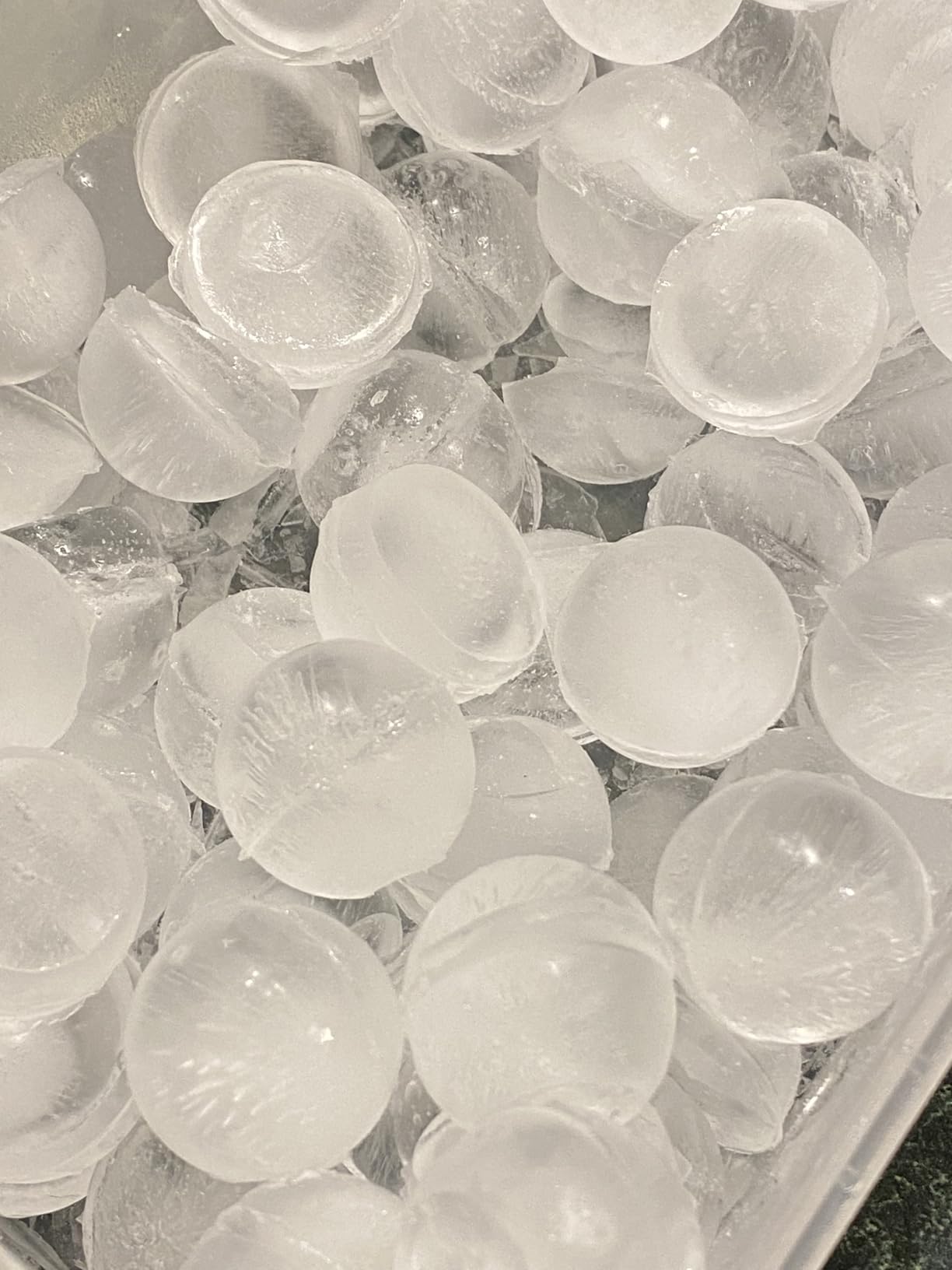 WIBIMEN Ice Cube Tray with Lid and Bin, 1