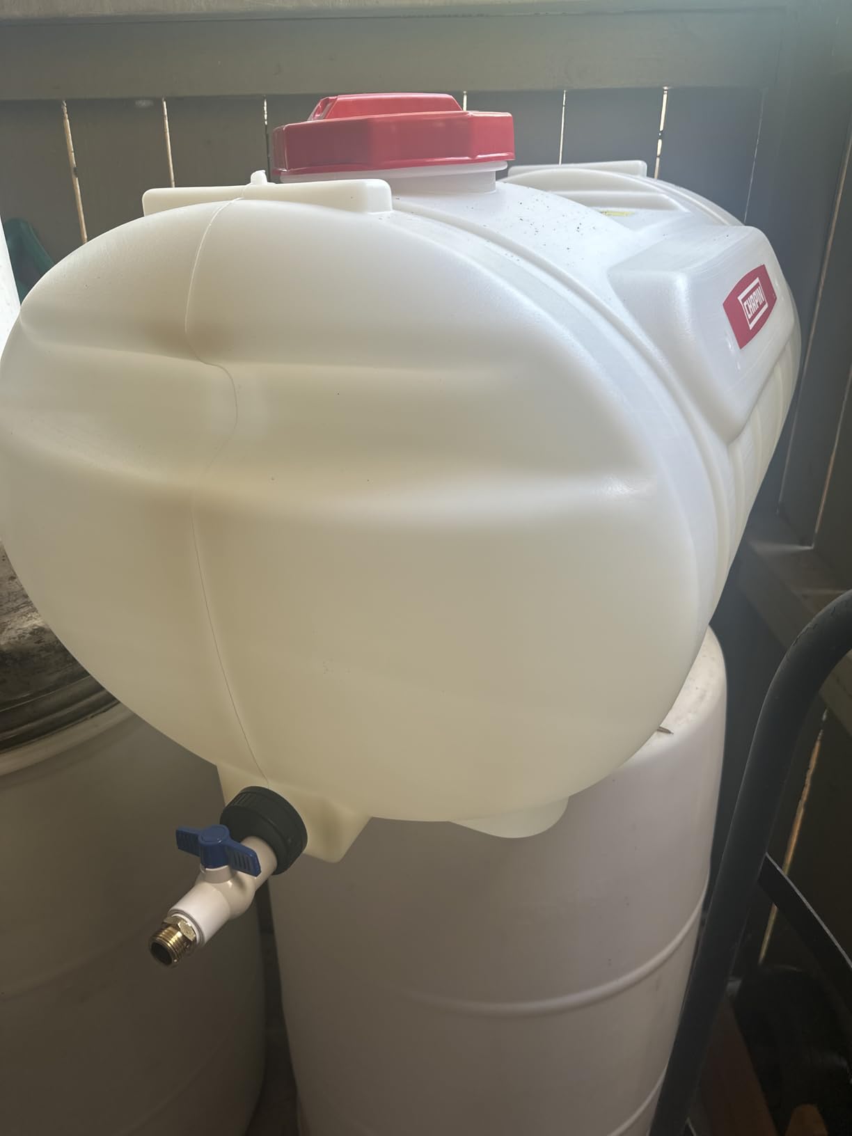 Chapin 97005: 25 Gallon Water Storage Tank, Utility Water Tank, Water Supply, for Farms, Acreage, Gardens, Orchards, Translucent White customer photo 1