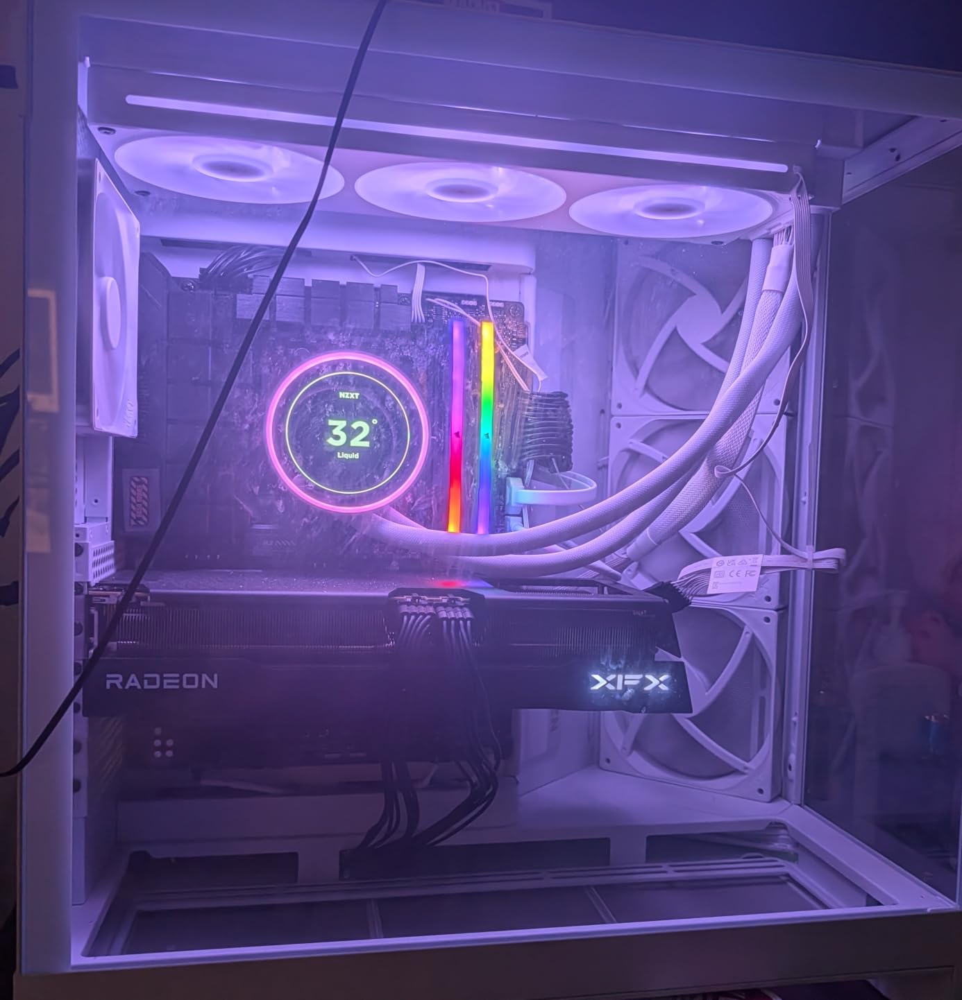 NZXT Kraken Elite 280 RGB - 280mm AIO CPU Cooler, LCD - White customer photo 1