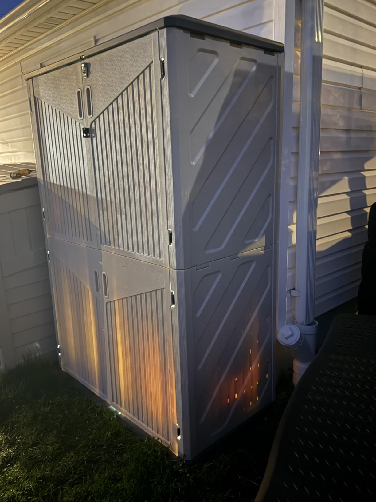 Aoxun Outdoor Storage Shed, 64 Cu.Ft Vertical Resin Sheds, White customer photo 2