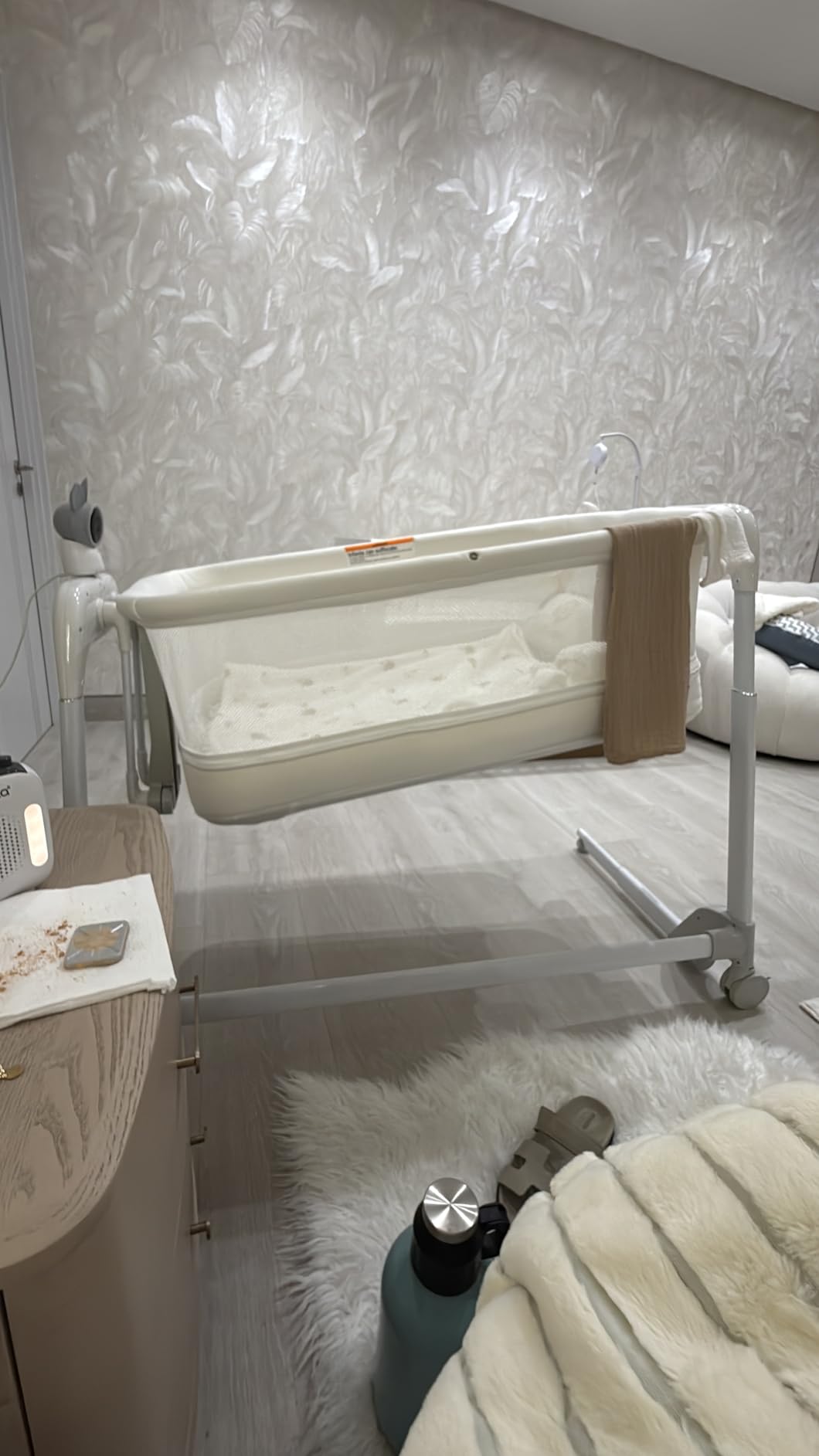 Maydolly Baby Bassinet, Smart Crib, Automatic Cry Detection and Response, Rocking Bassinet for Baby, 7 Height Adjustable with Mattress for Newborns (White) | Cry Detection customer photo 1