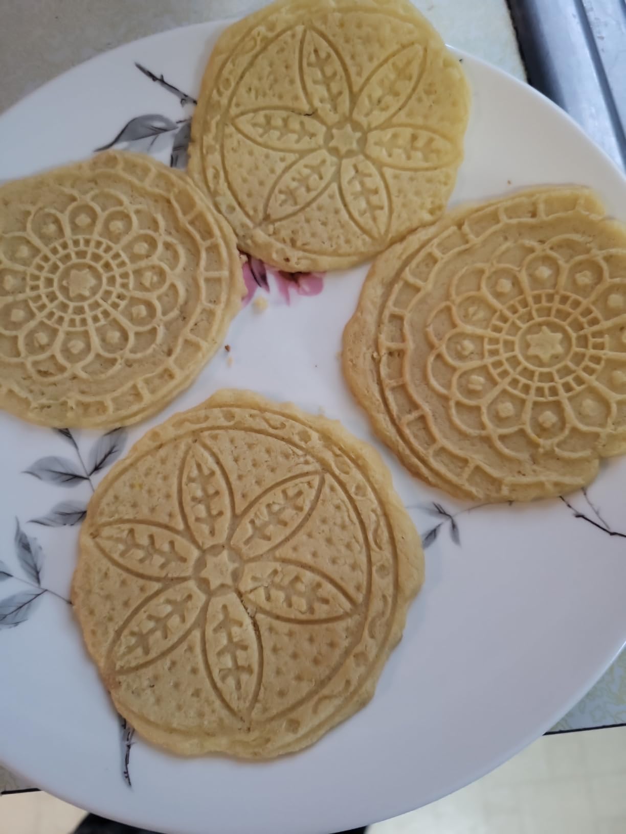 Pizzelle Maker Machine, Mini Non-stick Electric Pizzelle Cookie Baker for Holiday, Party, Treat (Ceramic Coating, 2 * 4