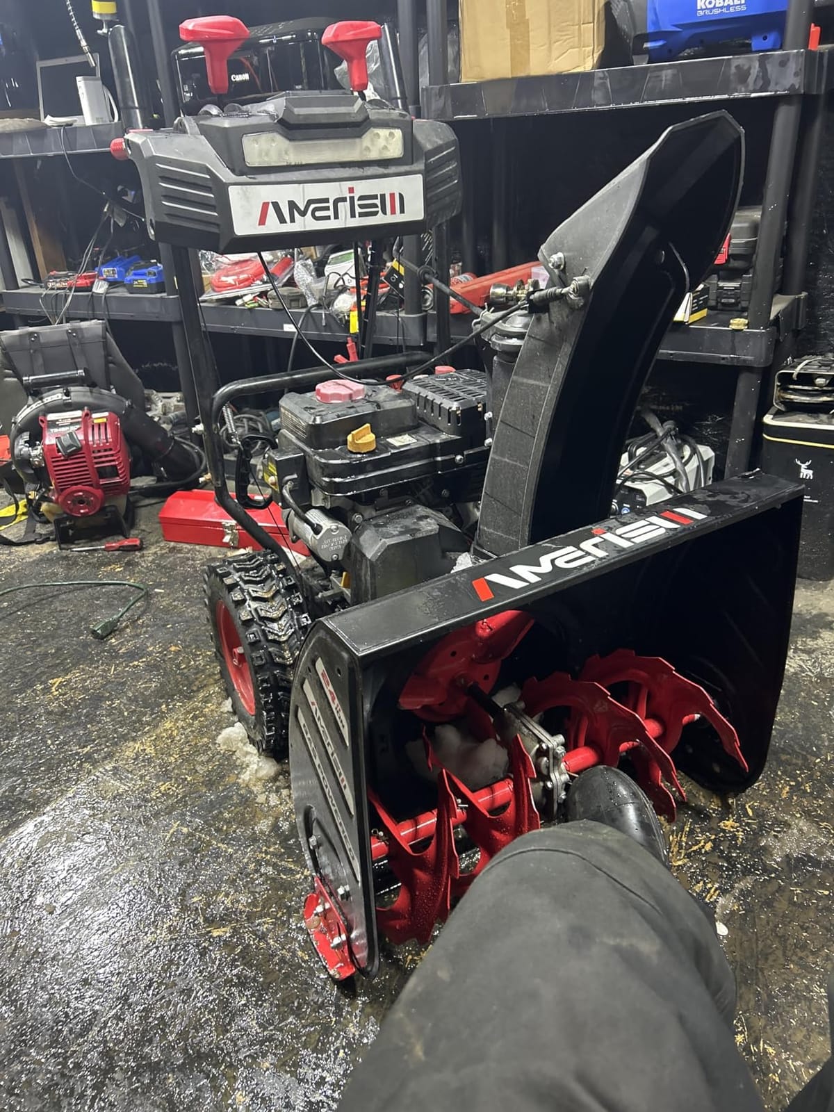 AMERISUN 24-Inch Gas Snow Blower with 212cc 4-Cycle OHV Engine, Recoil Start, 40Ft Snow Throwing for Decks, Driveways, and Sidewalks customer photo 1
