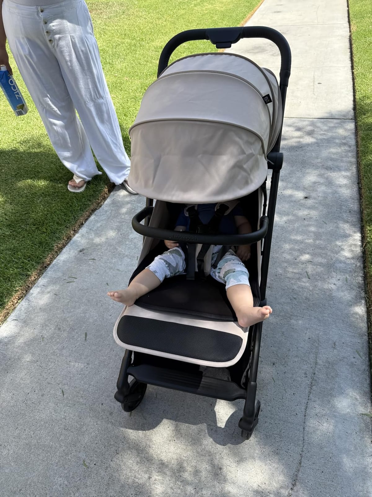 Mompush Velo Compact Travel Stroller One-Hand Fold, Carry-on Approved customer photo 2