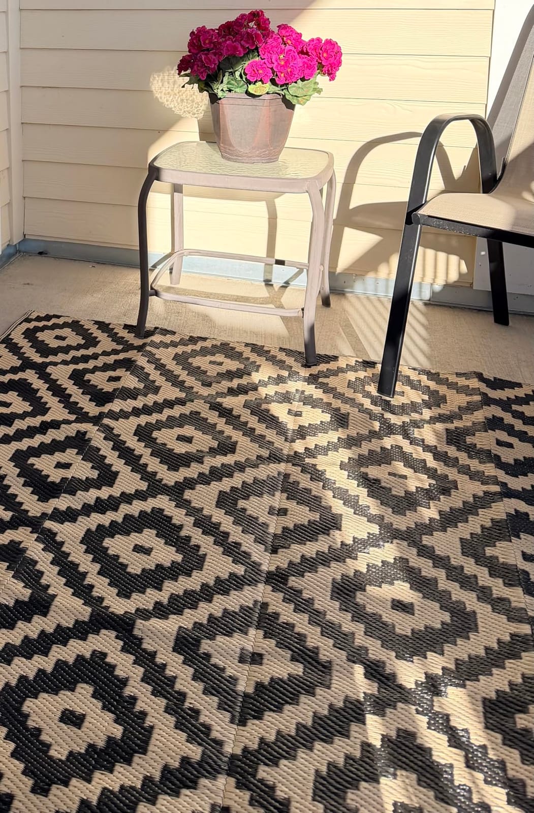 Mattitude Waterproof Outdoor Rug, Reversible Patio Rug, 5'x8' Black&Beige customer photo 2