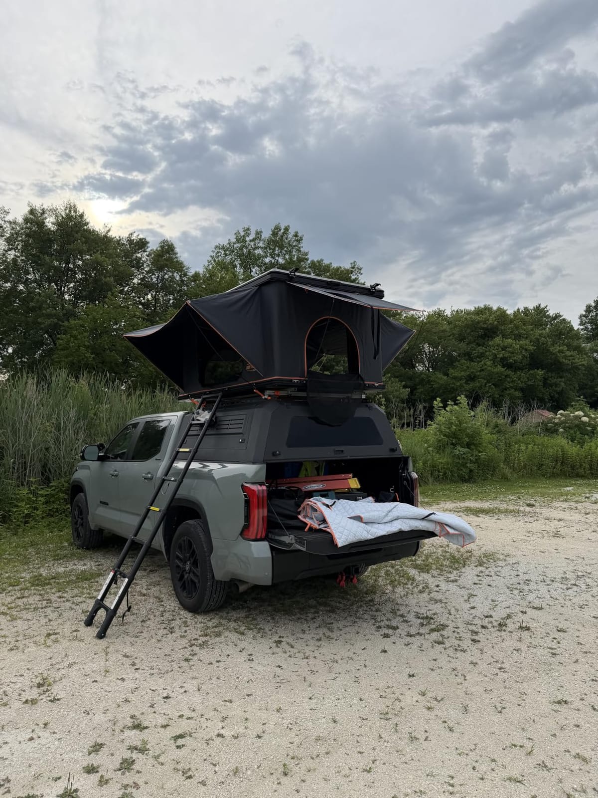 Rooftop Tent Hard Shell with Winter Insulation for 4-Season Camping customer photo 1