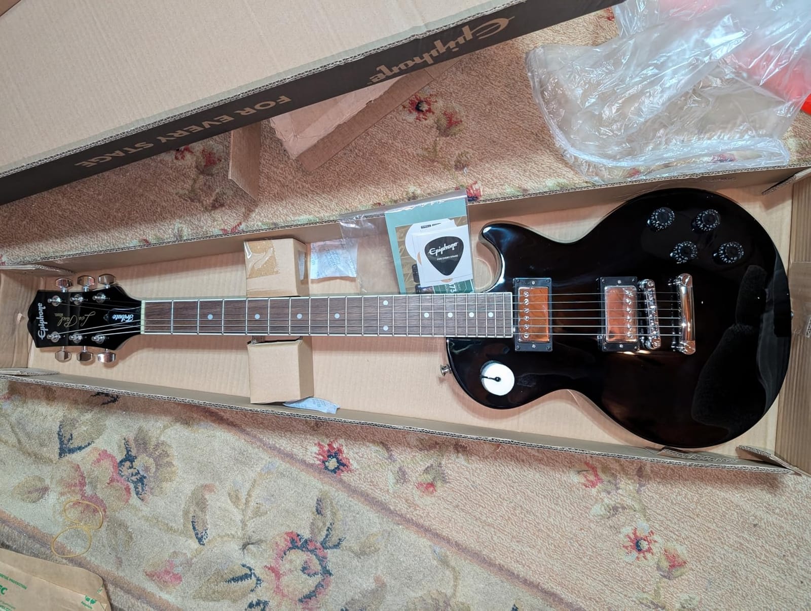 Epiphone Les Paul Tribute Lefty, Heritage Cherry Sunburst customer photo 1