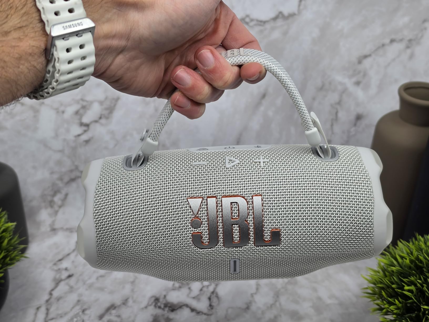 JBL Charge 6 Portable Bluetooth Speaker, Waterproof, Drop-Proof - Blue customer photo 1