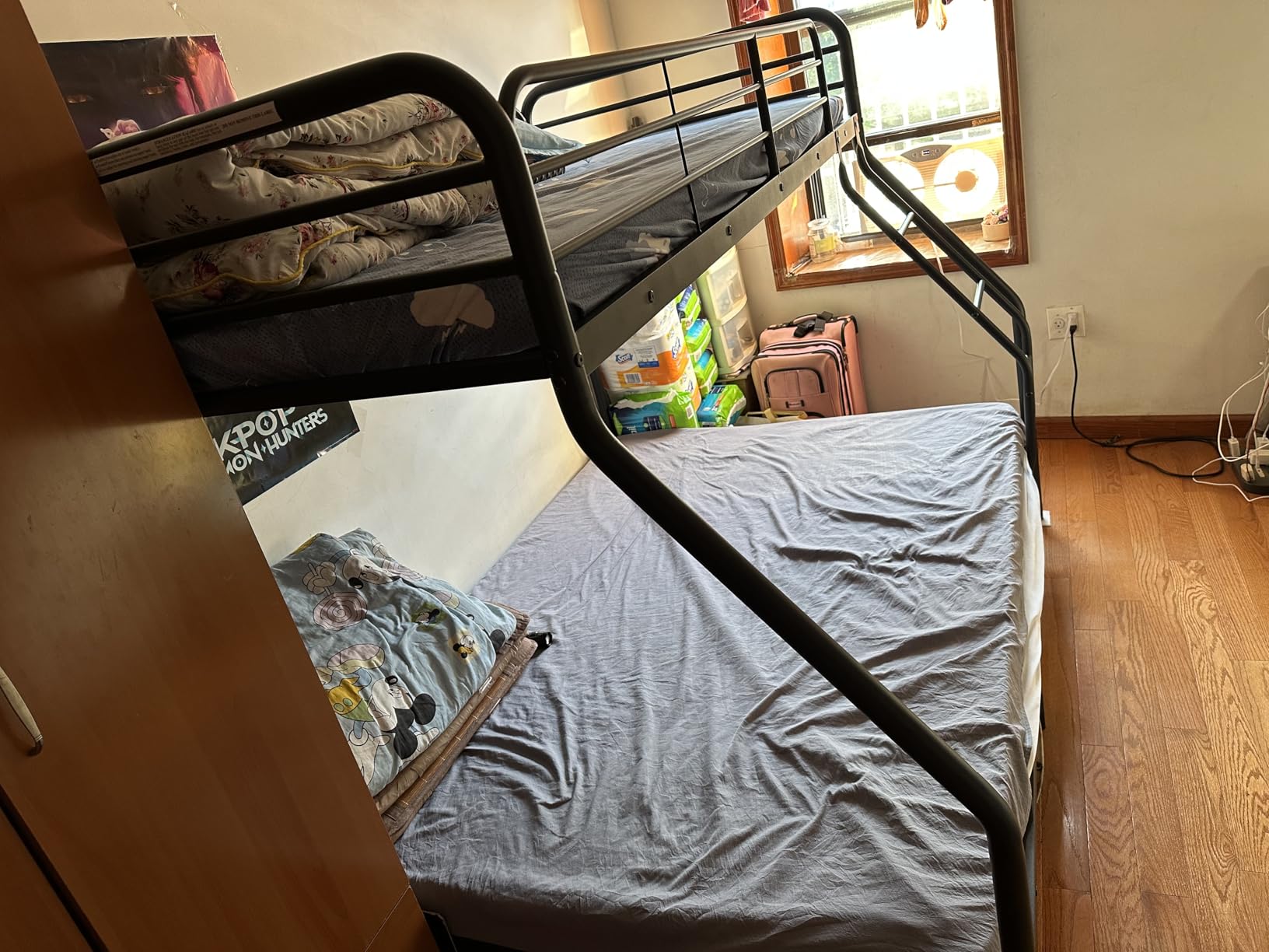 Giantex Metal Bunk Beds Twin Over Full Size, Heavy Duty Bunk Bed for Teens Adults with Ladder & Guardrails, Space Saving Metal Bunk Bed for Dorm, Bedroom, Apartment, No Box Spring Needed (Black) customer photo 2