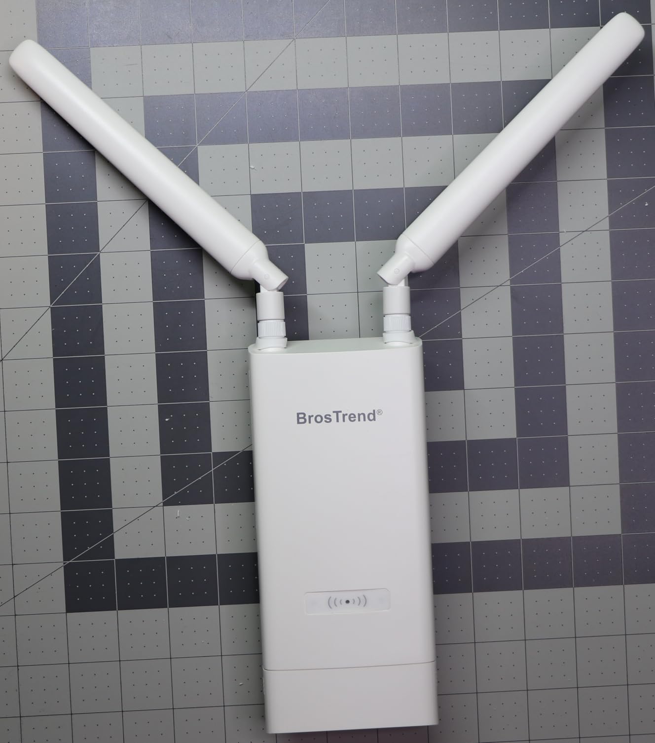 BrosTrend AC1200 Outdoor WiFi Access Point Gigabit Long Range, PoE Powered | IP65 Weatherproof Wireless Access Point Dual Band 5GHz 2.4GHz, with Passive PoE Injector, WAP for Yard Farm Barn & Camera IP customer photo 2