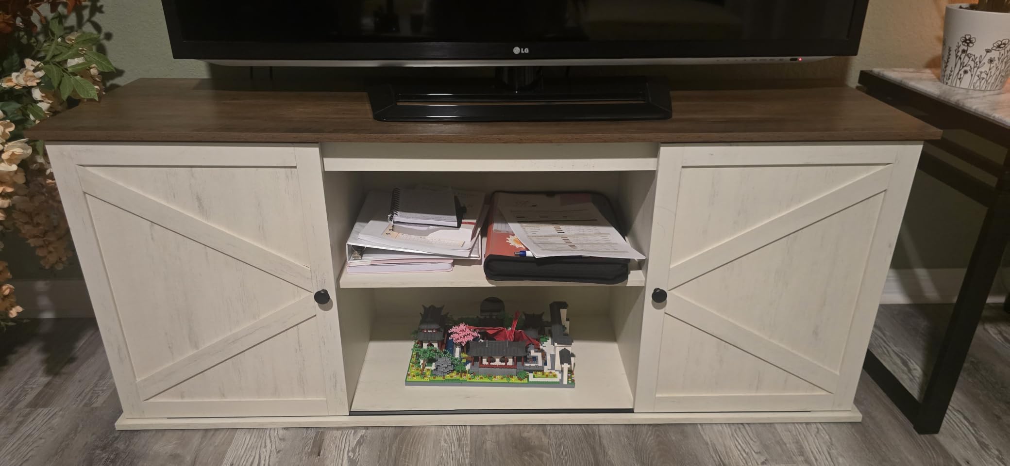 VASAGLE Farmhouse TV Stand for 65'' TV, Media Console, Sliding Barn Doors customer photo 2