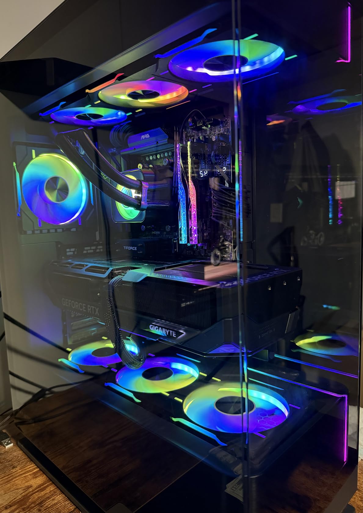 GIGABYTE GeForce RTX 5080 Gaming OC 16G Graphics Card, WINDFORCE Cooling System, 16GB 256-bit GDDR7, GV-N5080GAMING OC-16GD Video Card customer photo 1