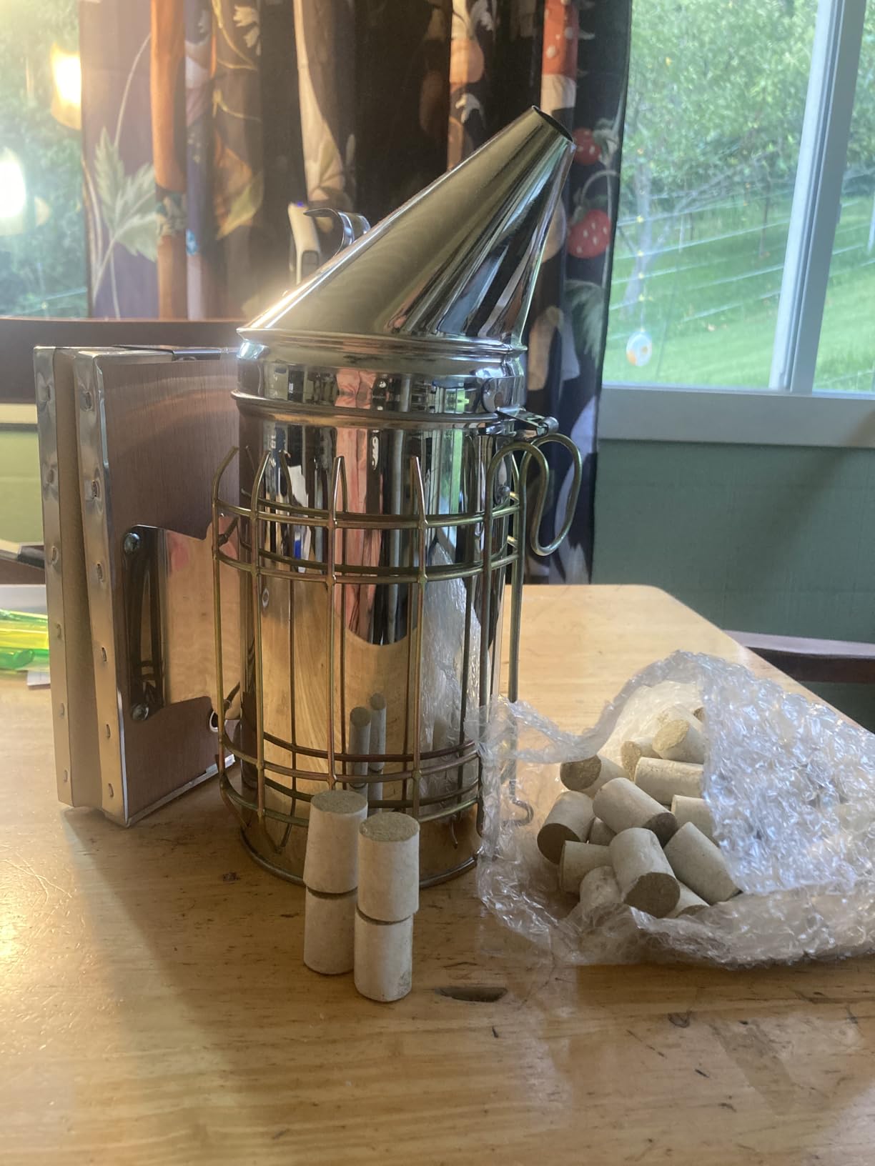 Bee Hive Smoker Kit – Stainless Steel Smoker with Heat Shield, Practical Beekeeping Supplies for Beginners & Professionals customer photo 1
