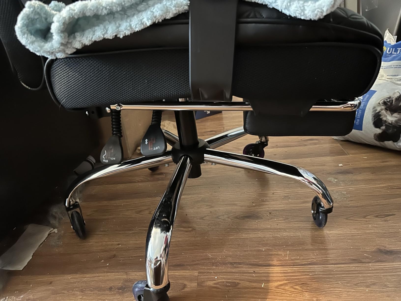 GTPLAYER Big and Tall Gaming Chair 400lbs Heavy Duty Office Chair with Foot Rest & Ergonomic Pocket Spring Lumbar Support, High Back 3D Saddle Shaped Cushion for Back Pain Relief, Matte-Black customer photo 2