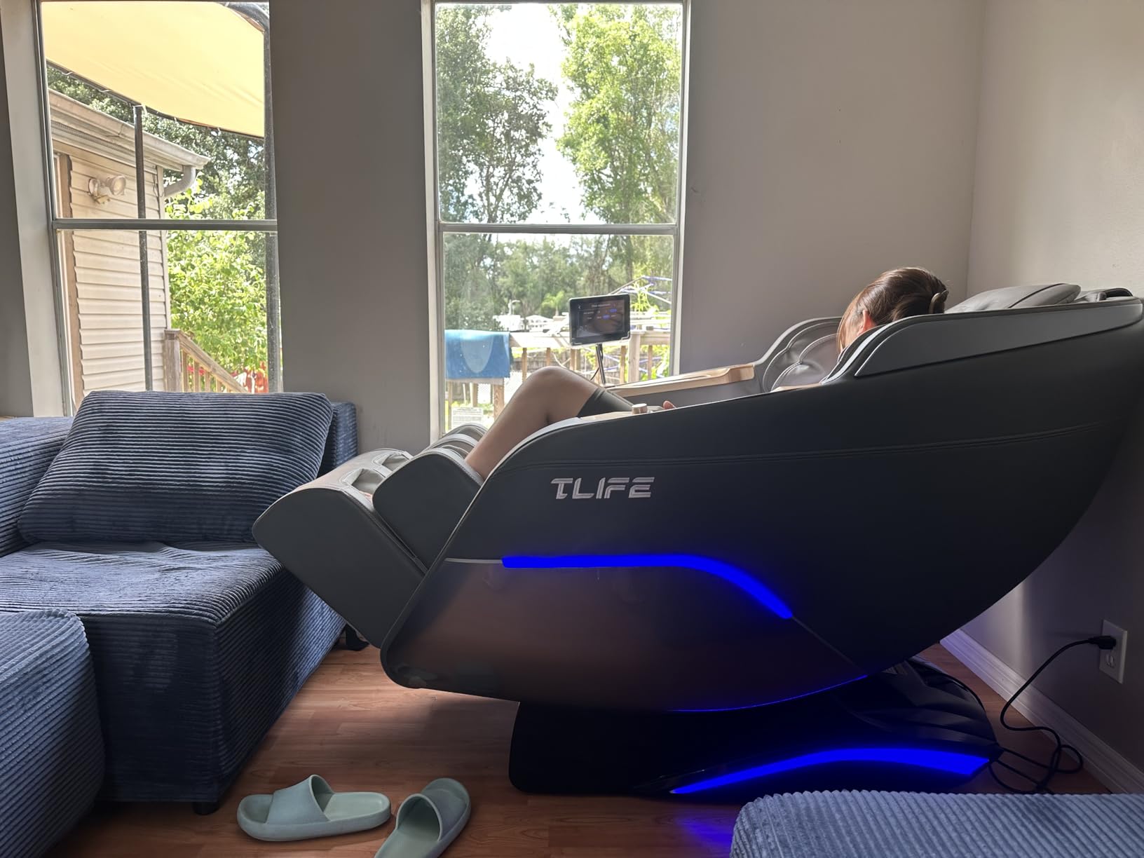 TLIFE Massage Chair Full Body 160° Zero Gravity SL-Track, 12 Modes, Black customer photo 1