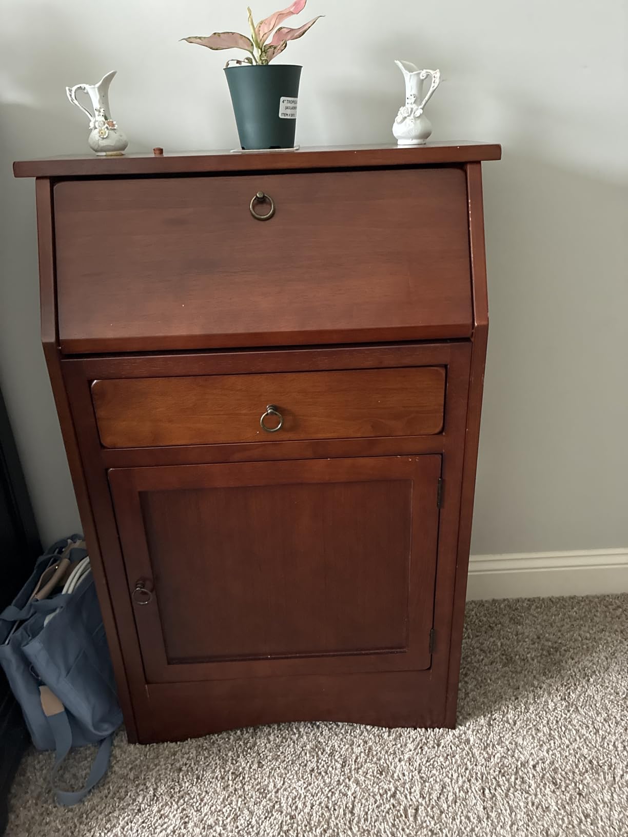 Furnifact Walnut Secretary Desk – Compact Roll Top Desk with Hutch and Storage – Classic Hidden Desk for Small Spaces and Home Offices customer photo 1