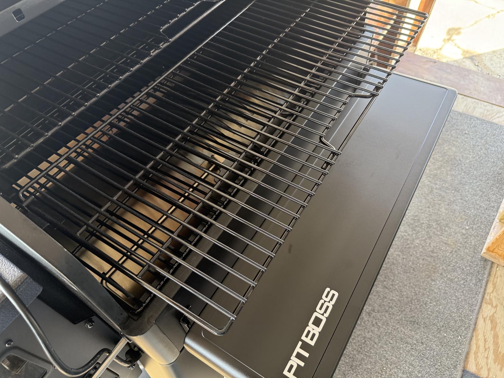 Weber 1600 Navigator Series WiFi & Bluetooth Wood Pellet Grill & Smoker, Flame Broiler and Touchscreen Controller, 1,593-Sq. in. Cook Space, 180°F to 500°F Temp Range, Meat Probe, 30 lb. Hopper customer photo 1