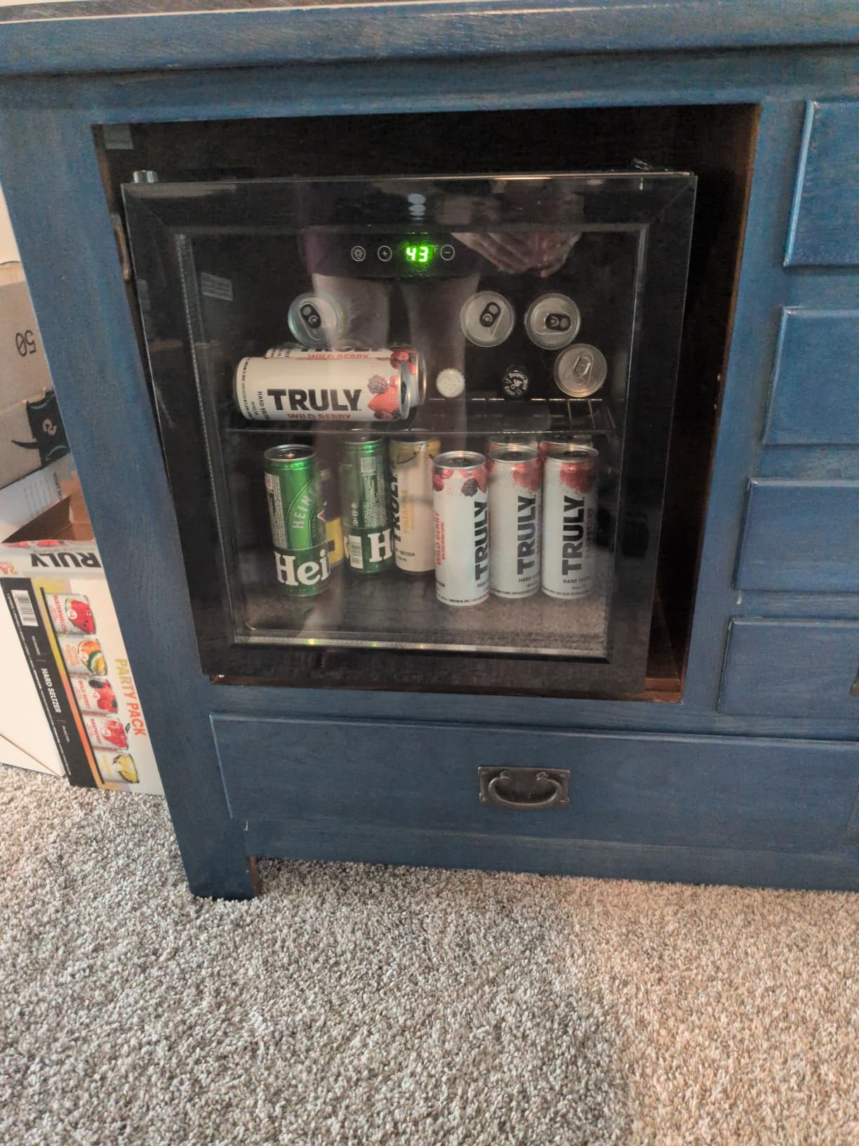 Feelfunn 24 Can Beverage Refrigerator, Mini Fridge, Black customer photo 2