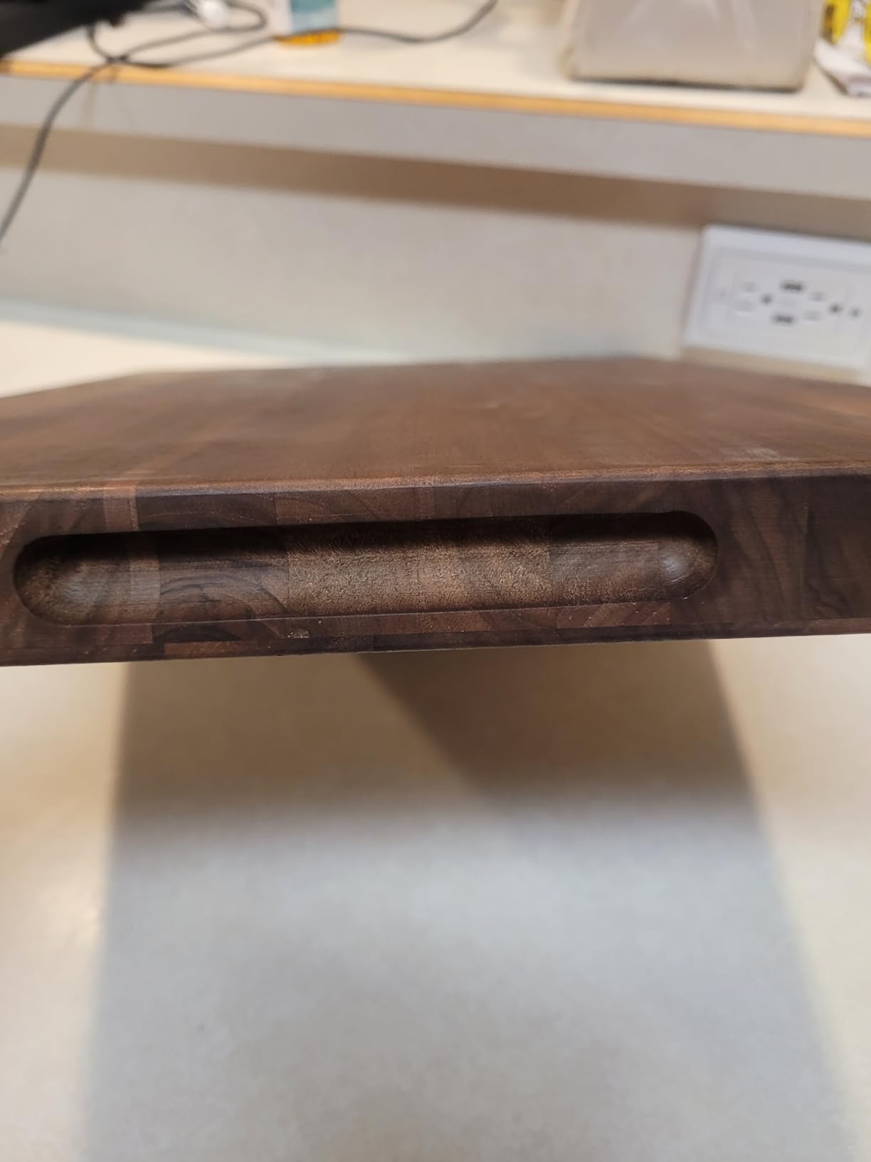HexClad Rectangle Medium Walnut Wood Cutting Board, 15.75 x 11.75 Inches customer photo 2