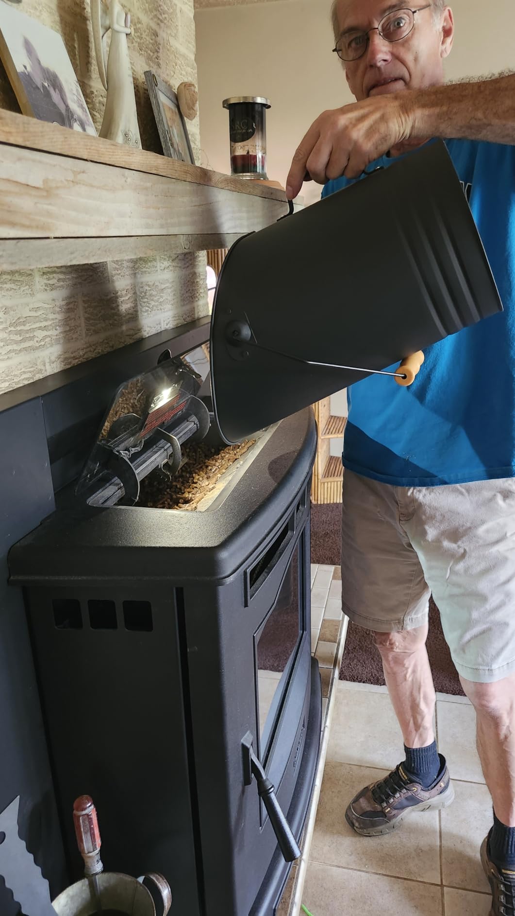 GameXcel 12L Metal Pellet Bucket - Wood Pellet Storage Ash Can, Black customer photo 1