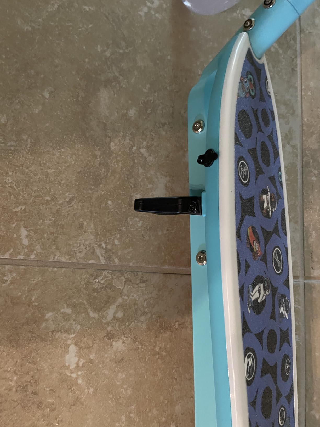 Gyroor KS2 Electric Scooter for Kids, 5 MPH, LED Light-Up Wheels, Ages 3-8 customer photo 1