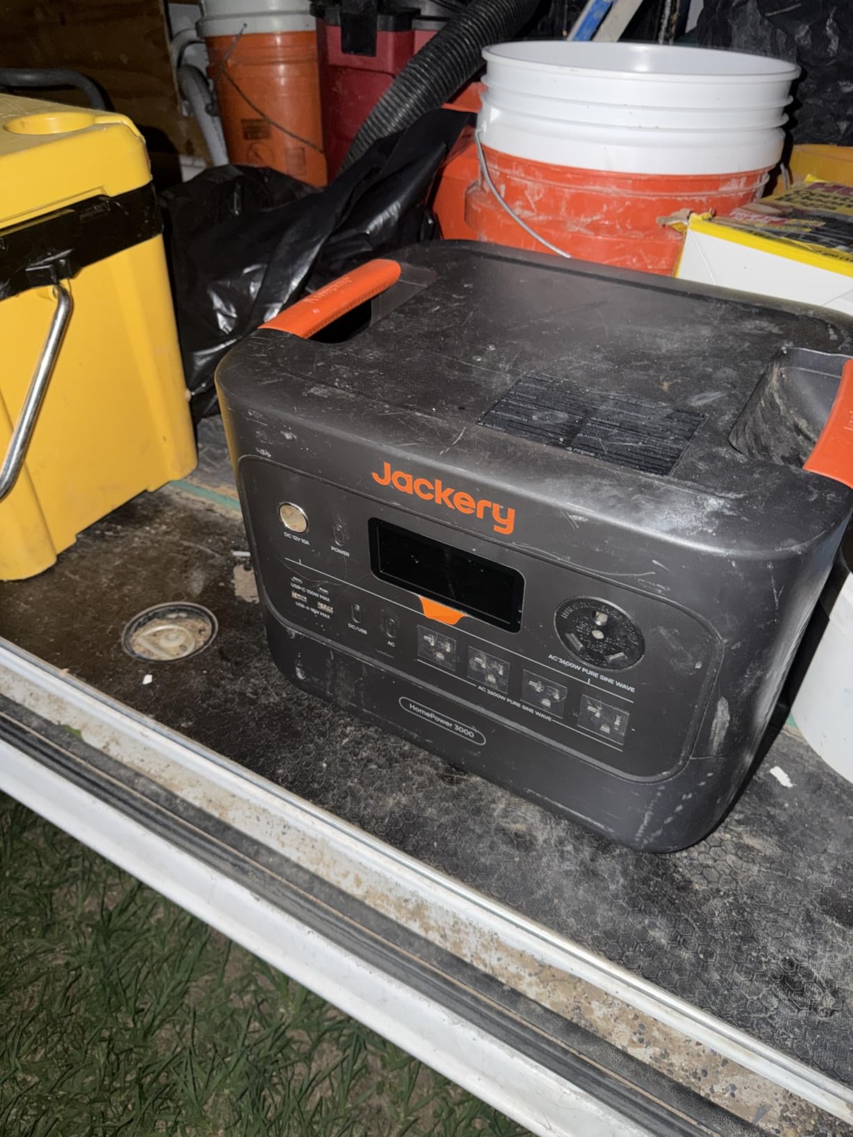 Jackery HomePower 3000 and 2x200W Solar Panels, 3072Wh, 3600W AC Output customer photo 1