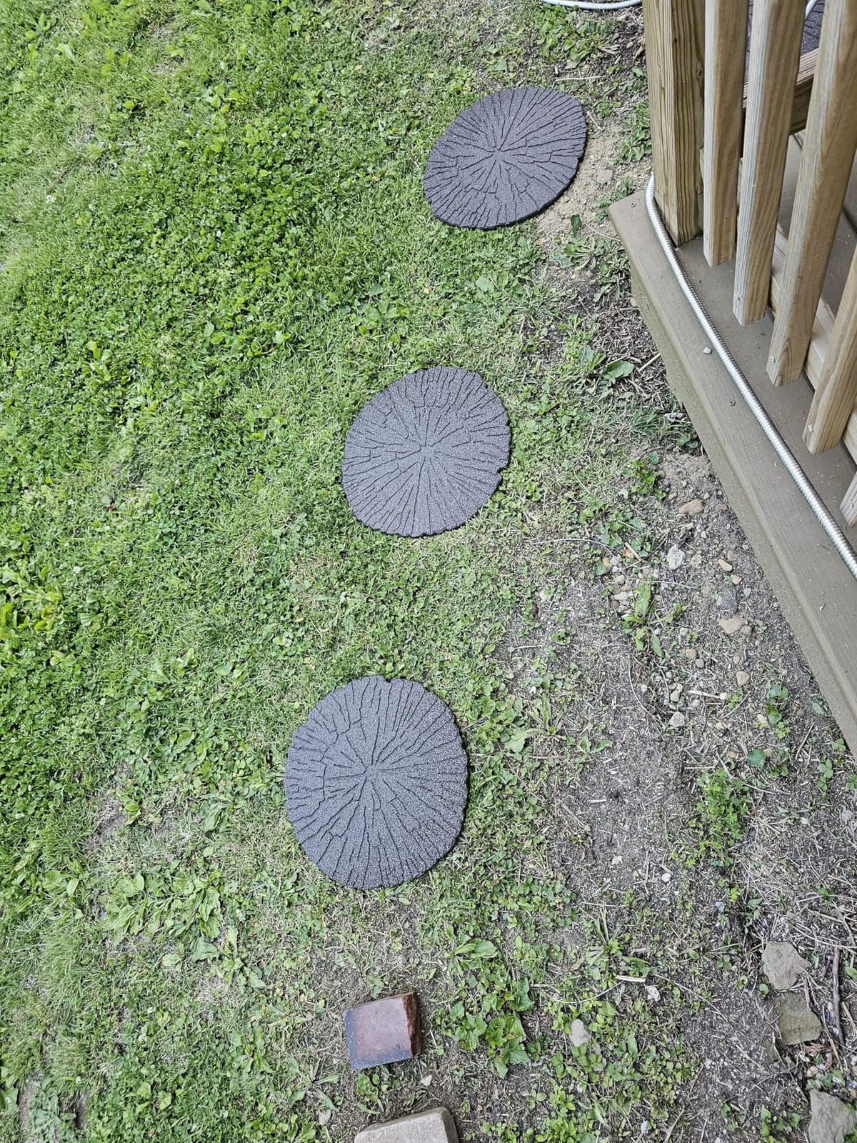 TierraVerde Natural Rock Rubber Stepping Stones, 18