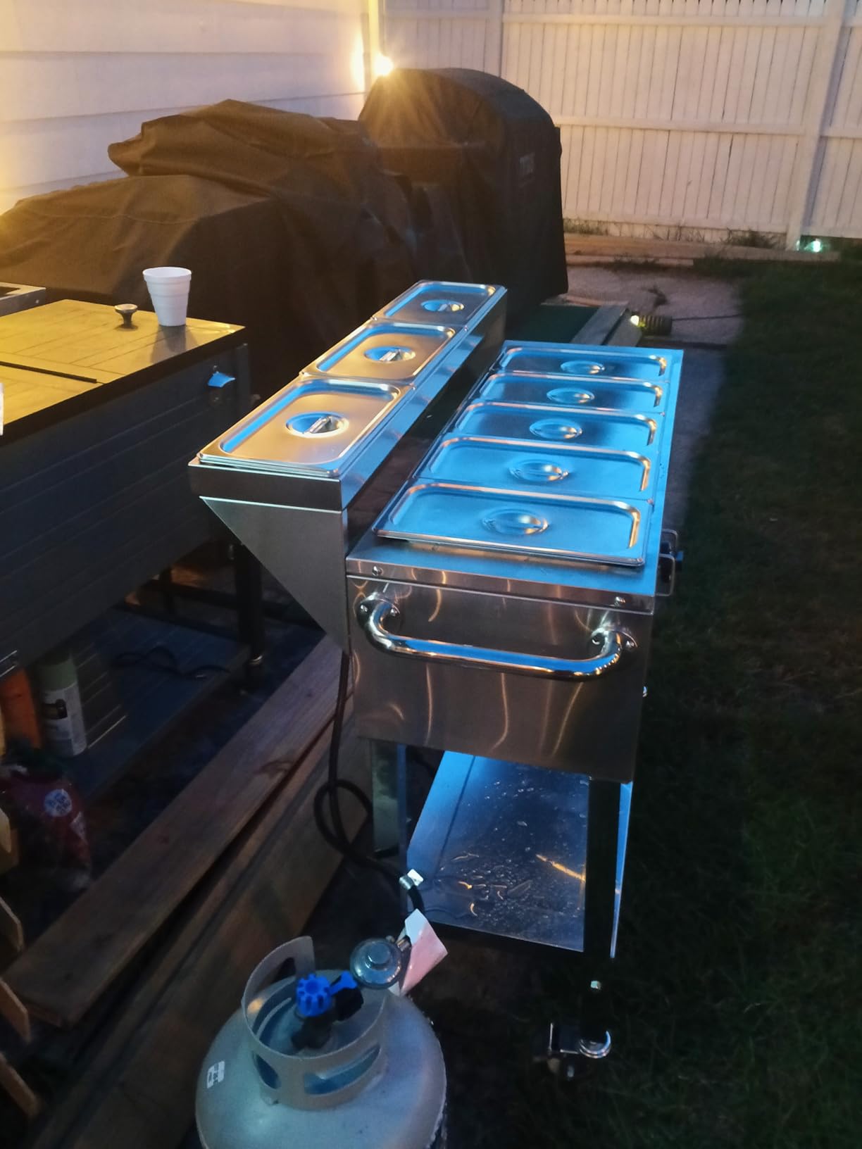 VEVOR Commercial Propane Steam Table, 5 Food Pans & 3 Condiment Pans, LP Gas Outdoor Soup Warmer with Drain Valve and 3