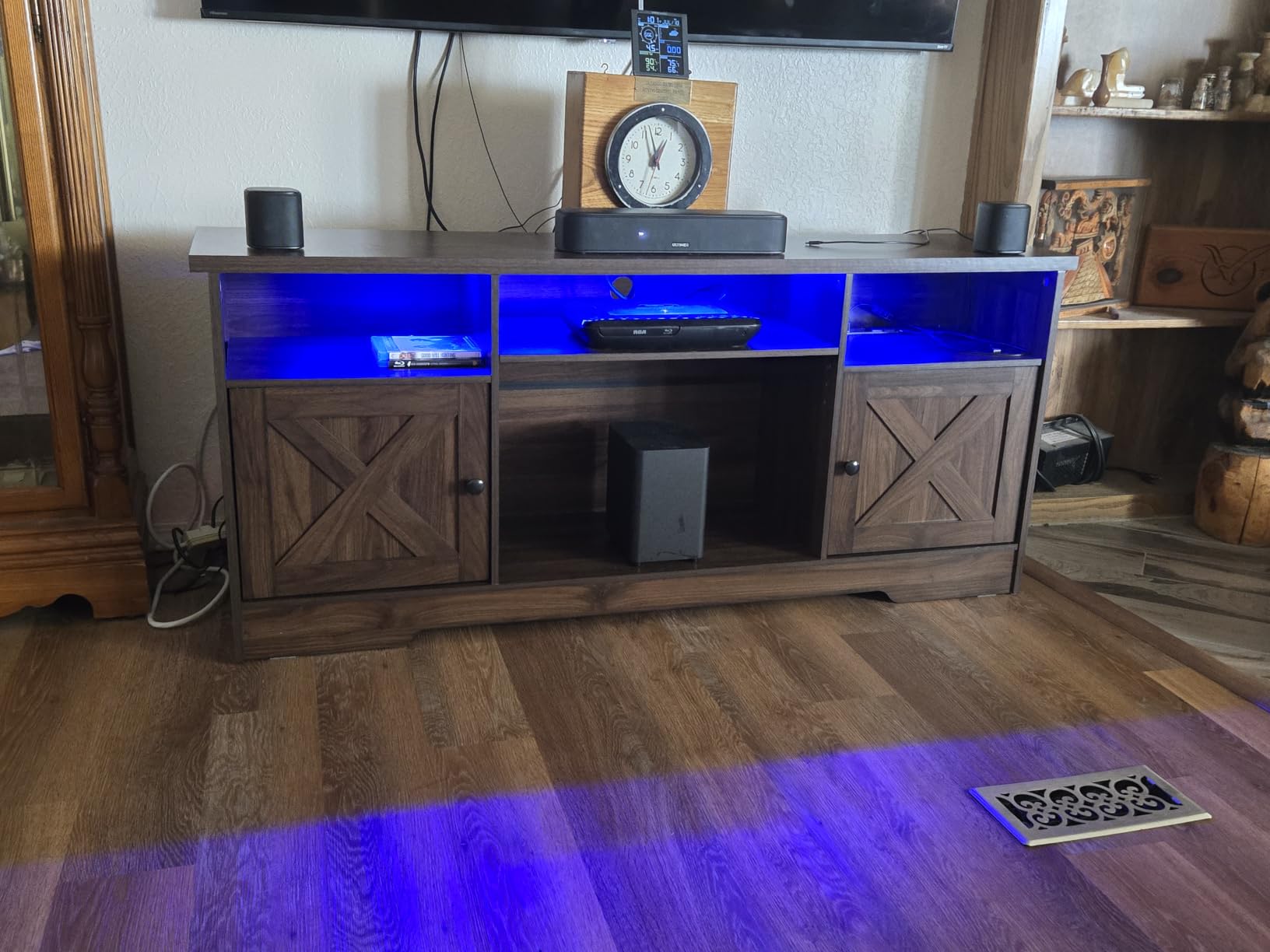 Casaottima TV Stand for 65 Inch TV, Entertainment Center, White customer photo 1
