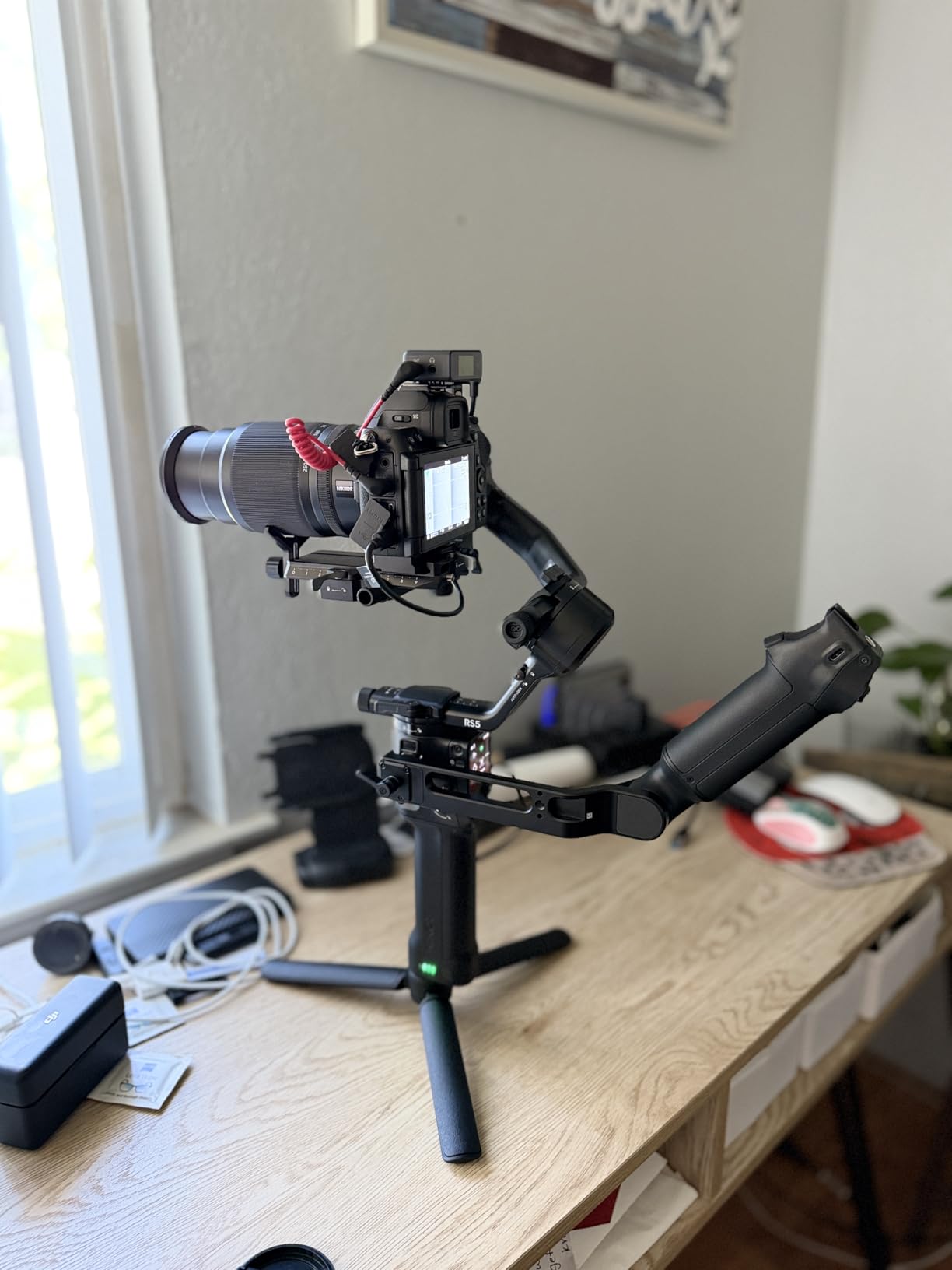 DJI RS 5, Gimbal Stabilizer for Camera, Canon/Sony/Nikon/Fujifilm | Fine-Tuning Knobs, 2nd-Gen Automated Axis Locks, Quick-Open Tripod, Z-Axis Indicator customer photo 2