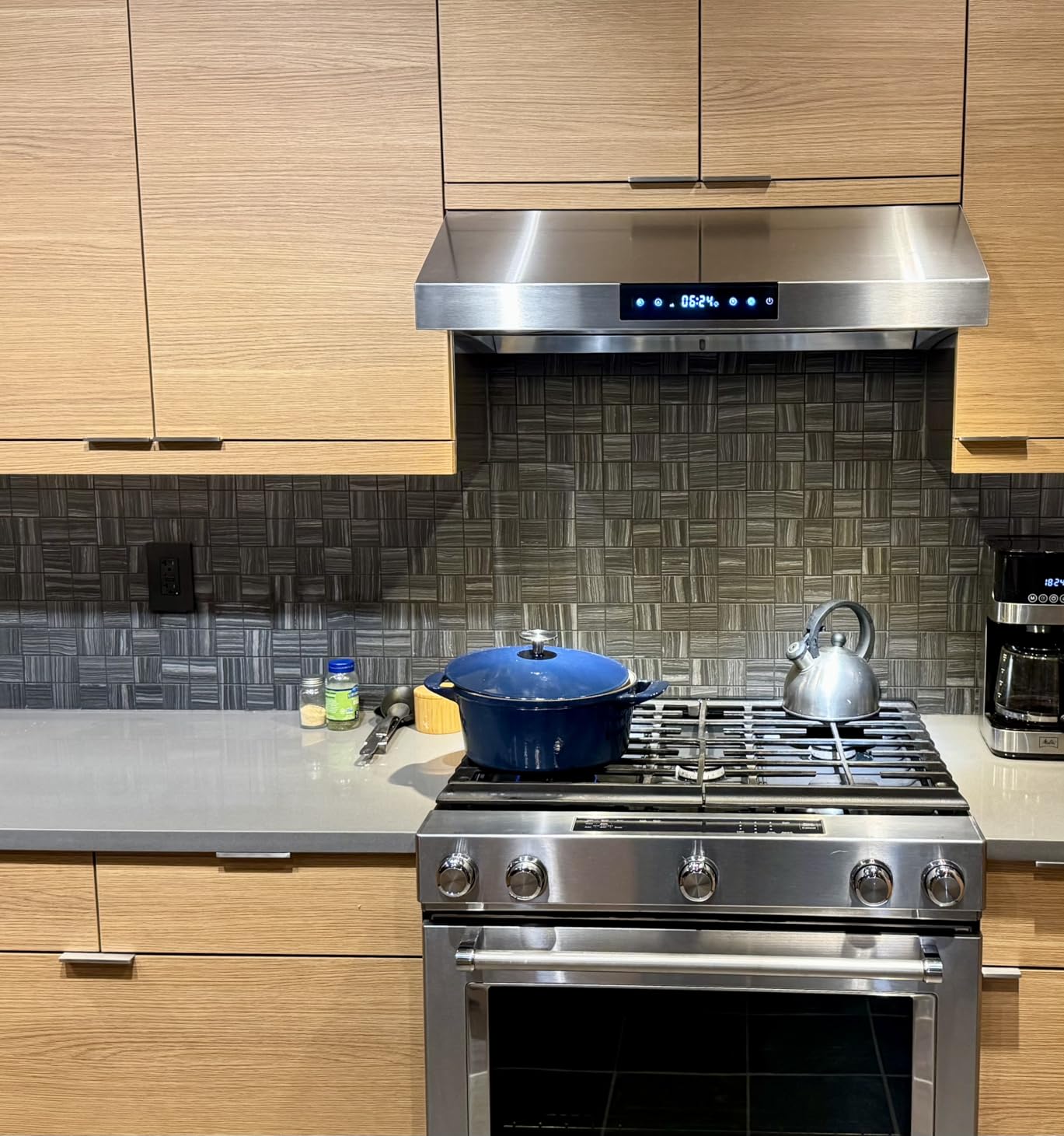 Hauslane Smart Range Hood 30 inch Under Cabniet or Wall Mount 550-1000 CFM customer photo 1