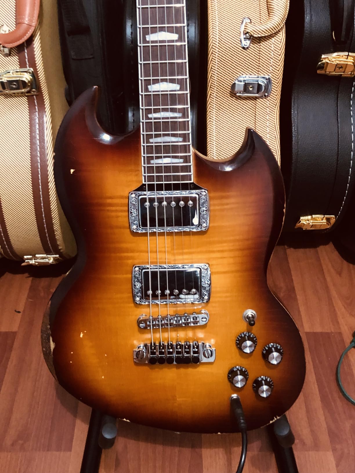 KGD Relic Electric Guitar,Solid Body Electric Guitar With Mahogany Body and Neck,Rosewood Fingerboard,Bone Nut,SG style 6-String Guitar,Professional/Electric Guitars for Adults customer photo 1