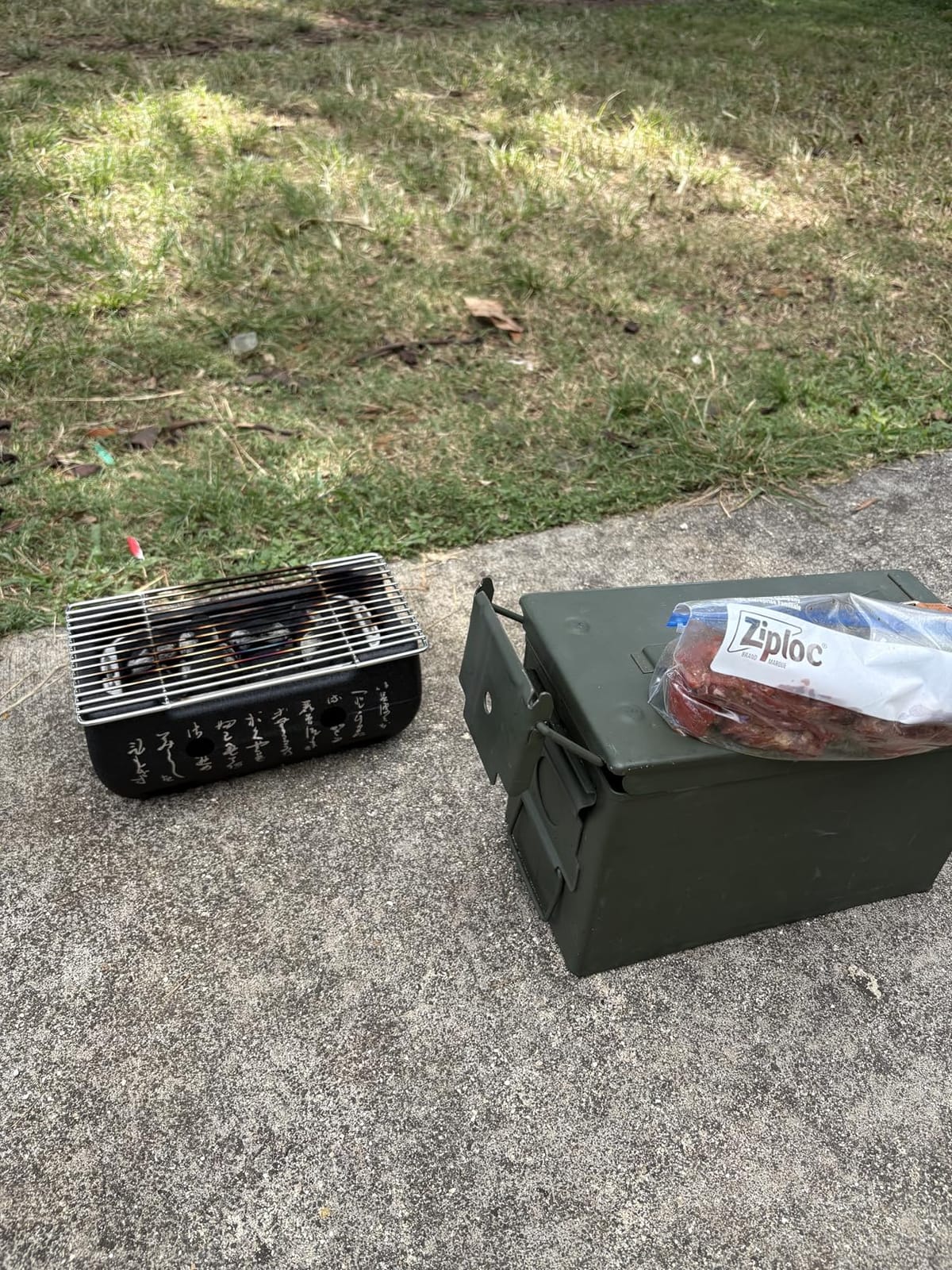 Japanese Hibachi Grill, Portable Tabletop Yakitori Charcoal Grill for Indoor Outdoor BBQ with Wooden Base & Cooking Grate 4.9x4.5x9.4in customer photo 1