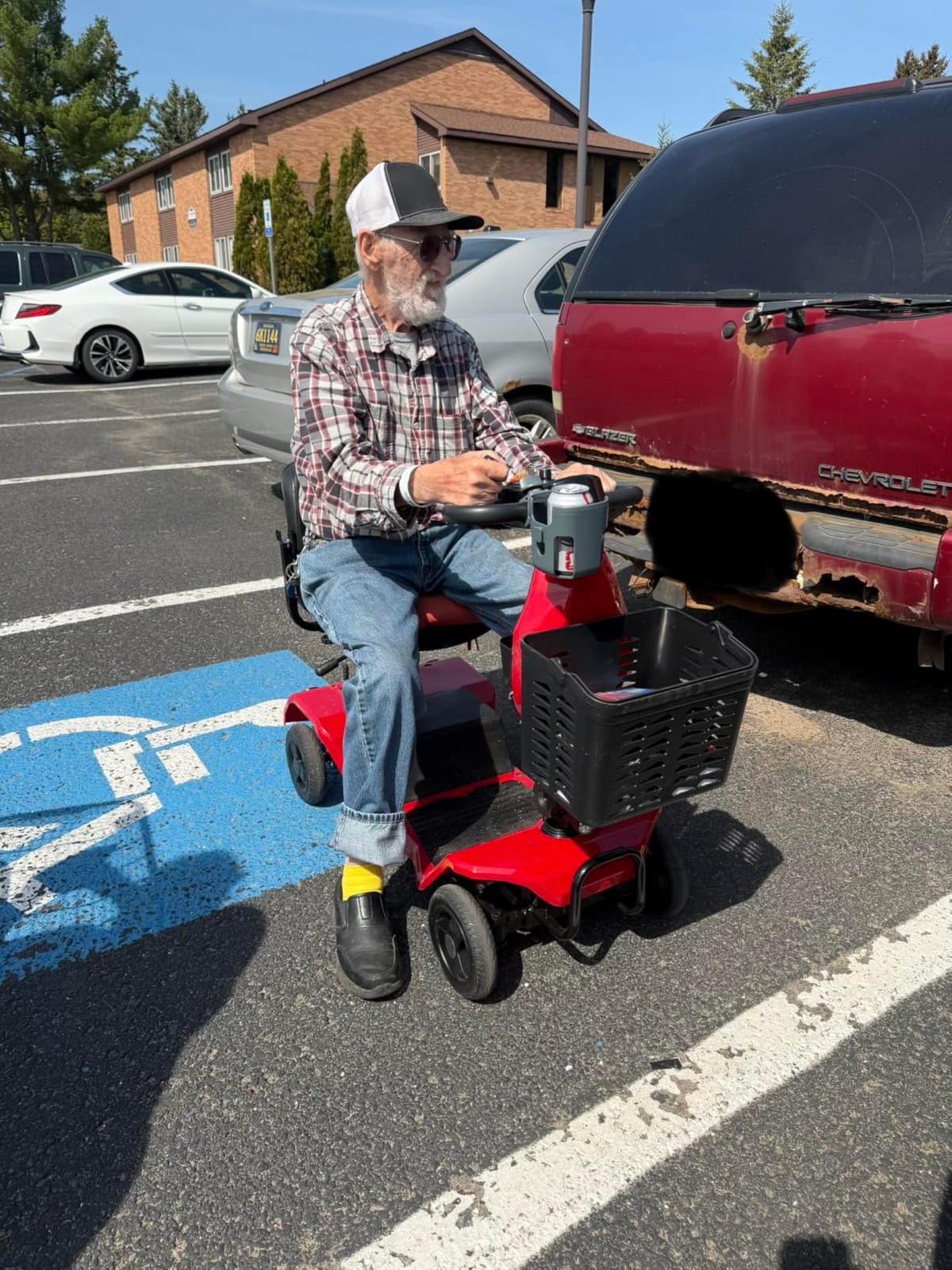 Mobility Scooter,Foldable,300 lbs Capacity,Travel & Daily Commute customer photo 1