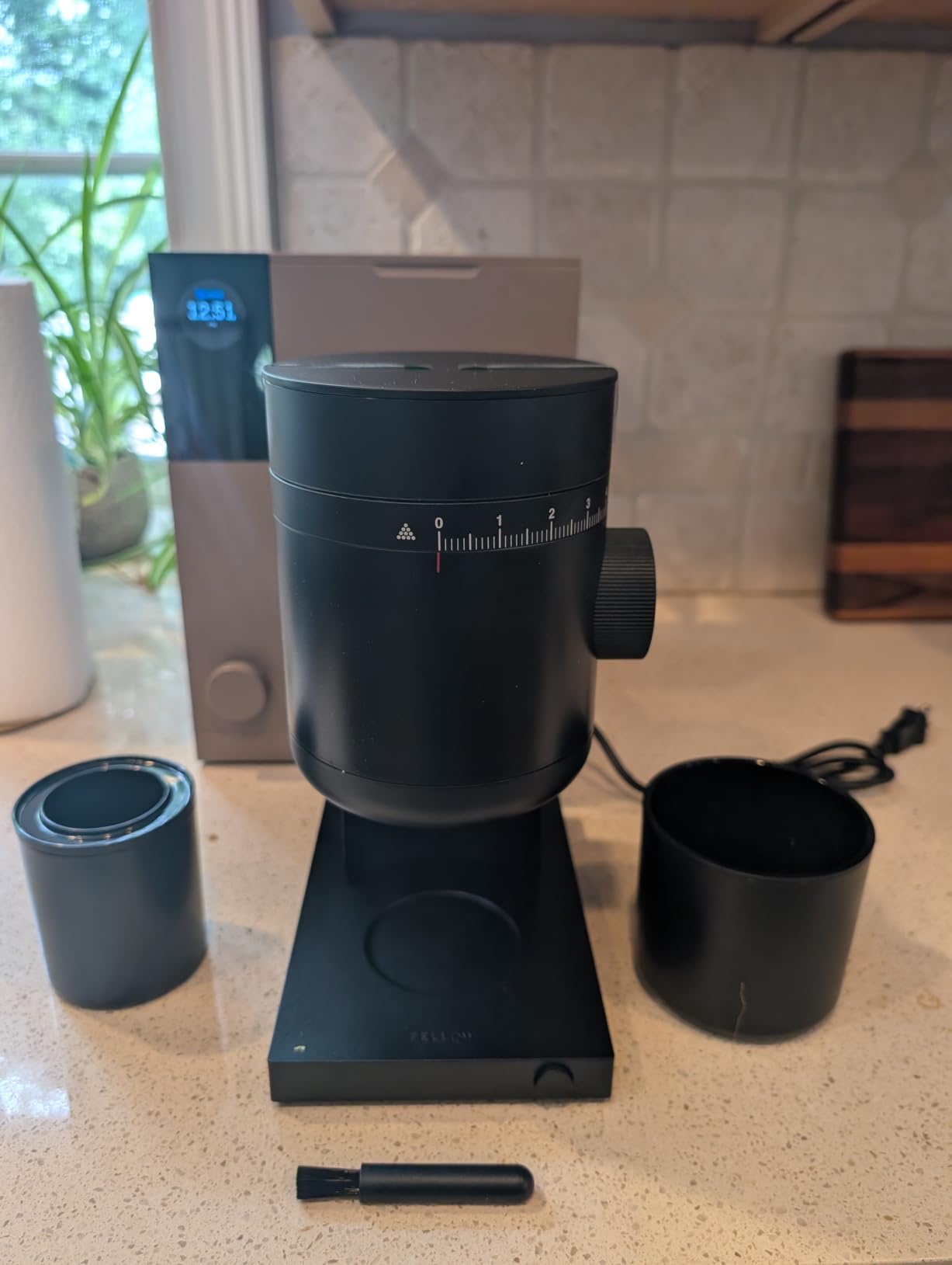 Fellow Opus 2 Conical Burr Grinder - Electric Coffee Grinder for Home Use, 48 mm Burrs, Stepless Grind Adjustment, Espresso to Cold Brew Range, Anti-Static, Auto Stop, Black customer photo 1