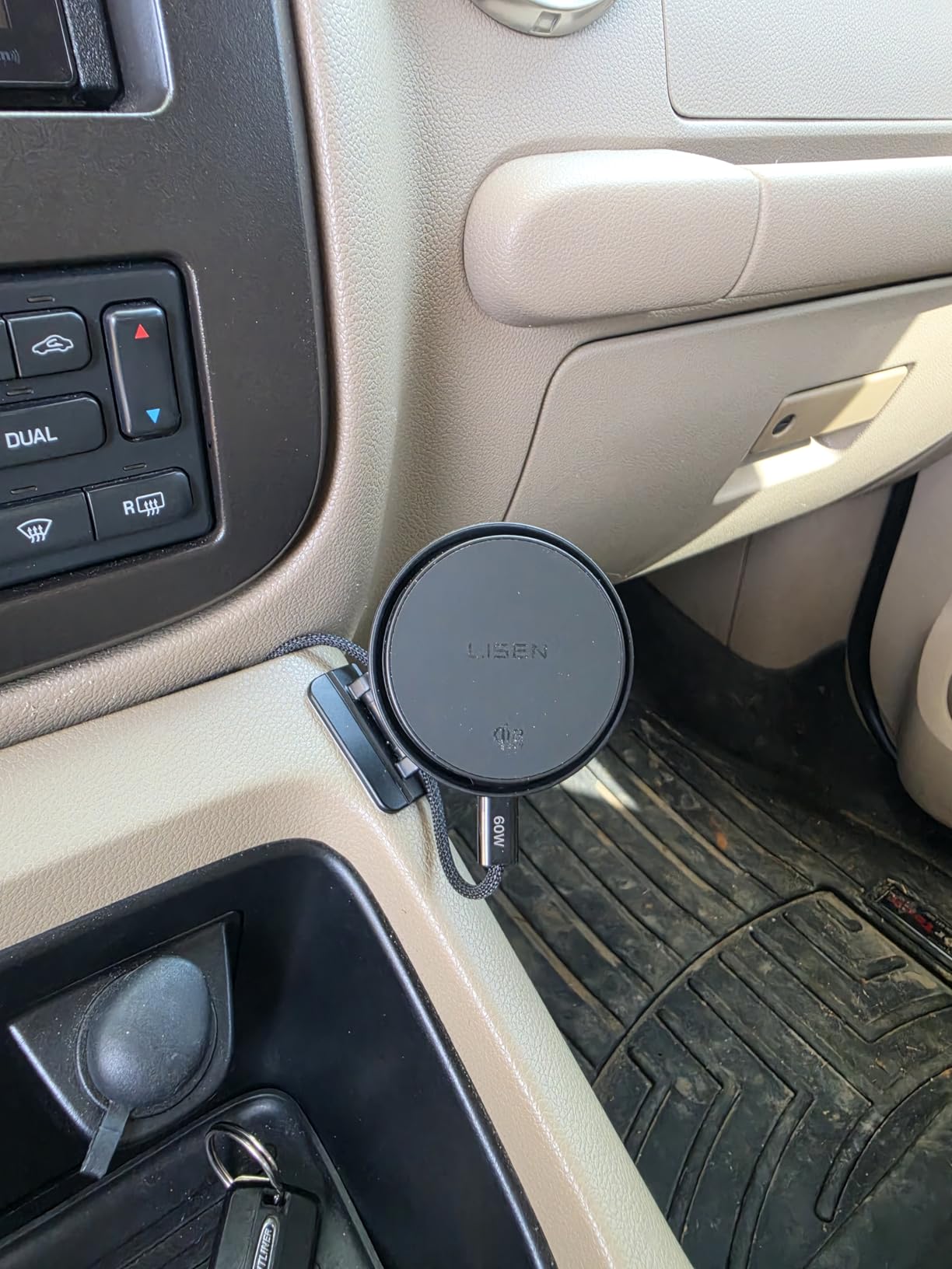 LISEN Qi2.2 MagSafe Car Mount Charger 25WFastcharging for iPhone 18 Pro Max customer photo 1