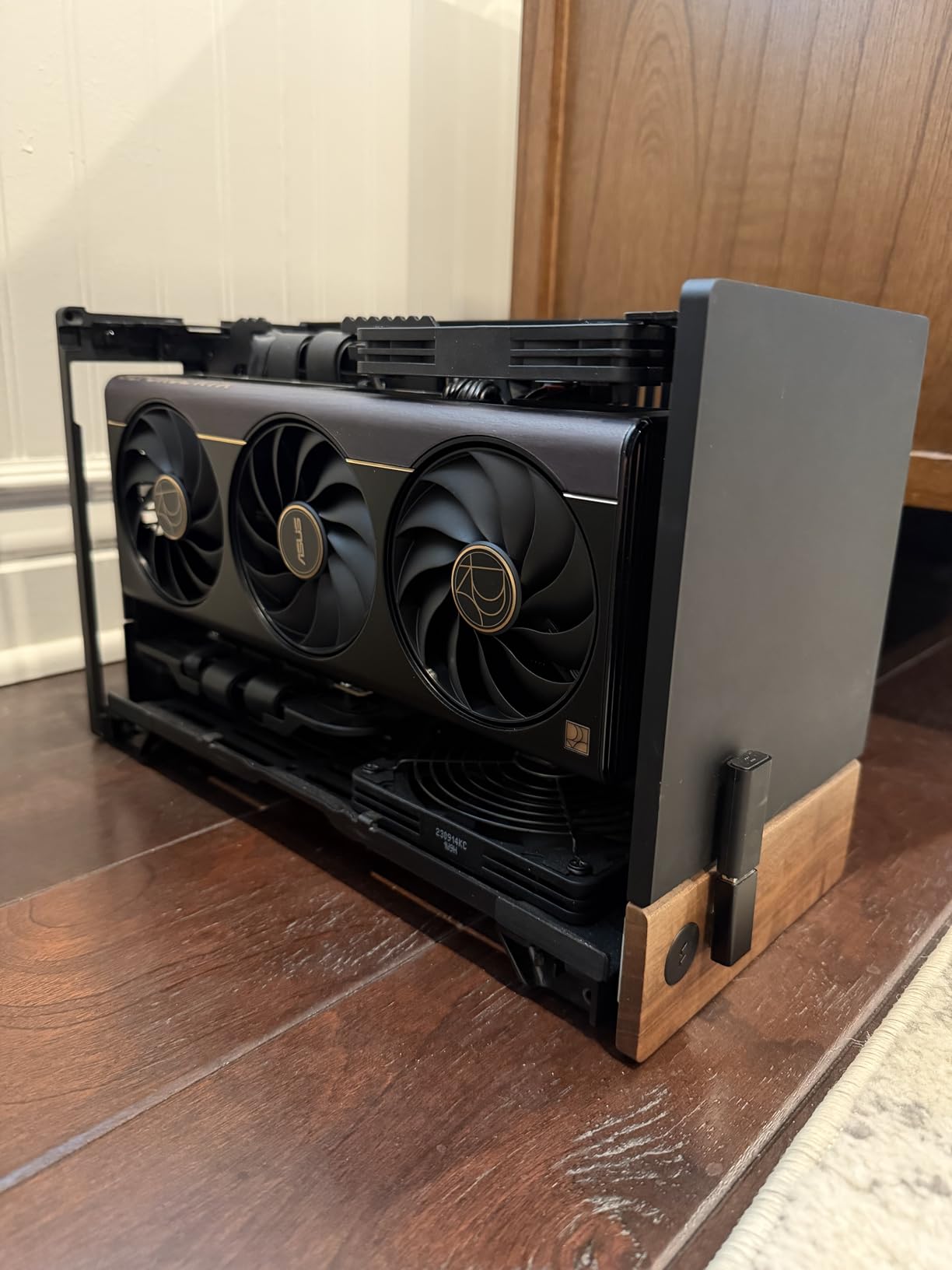 ASUS ProArt GeForce RTX 5080 16GB GDDR7 OC Edition Graphics Card | PCIe 5.0, USB Type-C, HDMI/DP 2.1, 2.5-slot, Axial-tech Fans, Vapor Chamber, Phase-change GPU Thermal Pad customer photo 1
