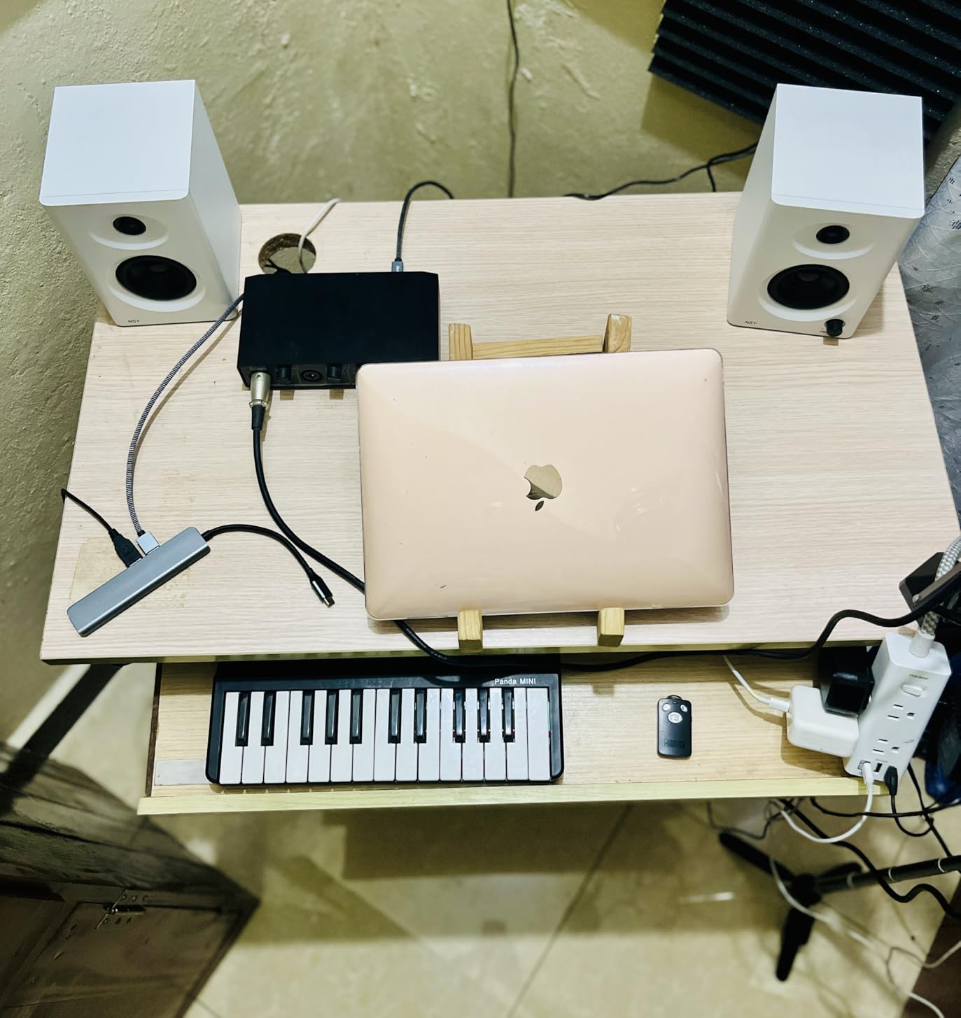 Powered Computer Speakers for Desktop PC and Music, Black Pair customer photo 1