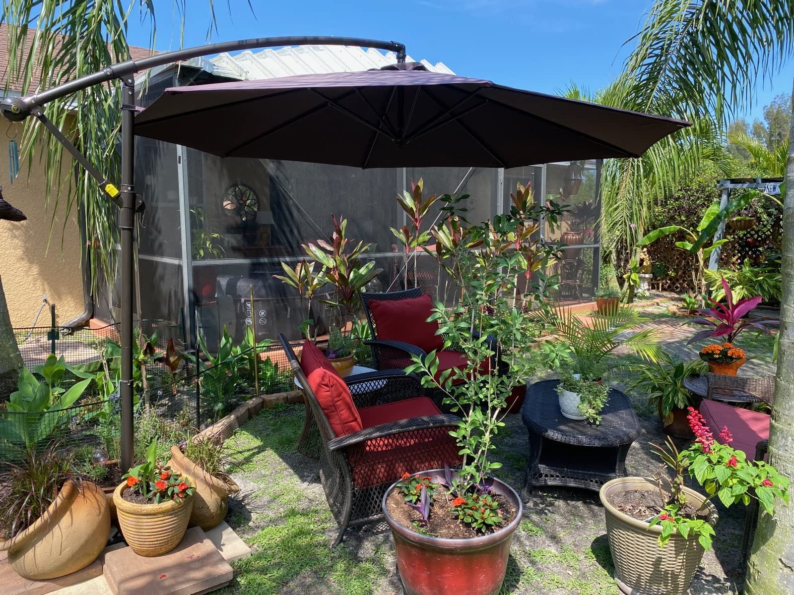 wikiwiki 10ft Solar LED Offset Patio Umbrella, Outdoor Cantilever Patio Umbrellas with Solar Lights for Backyard, Poolside and Garden, Easy Tilt Adjustment, 32 LED Lights & Polyester Shade, Tan customer photo 1